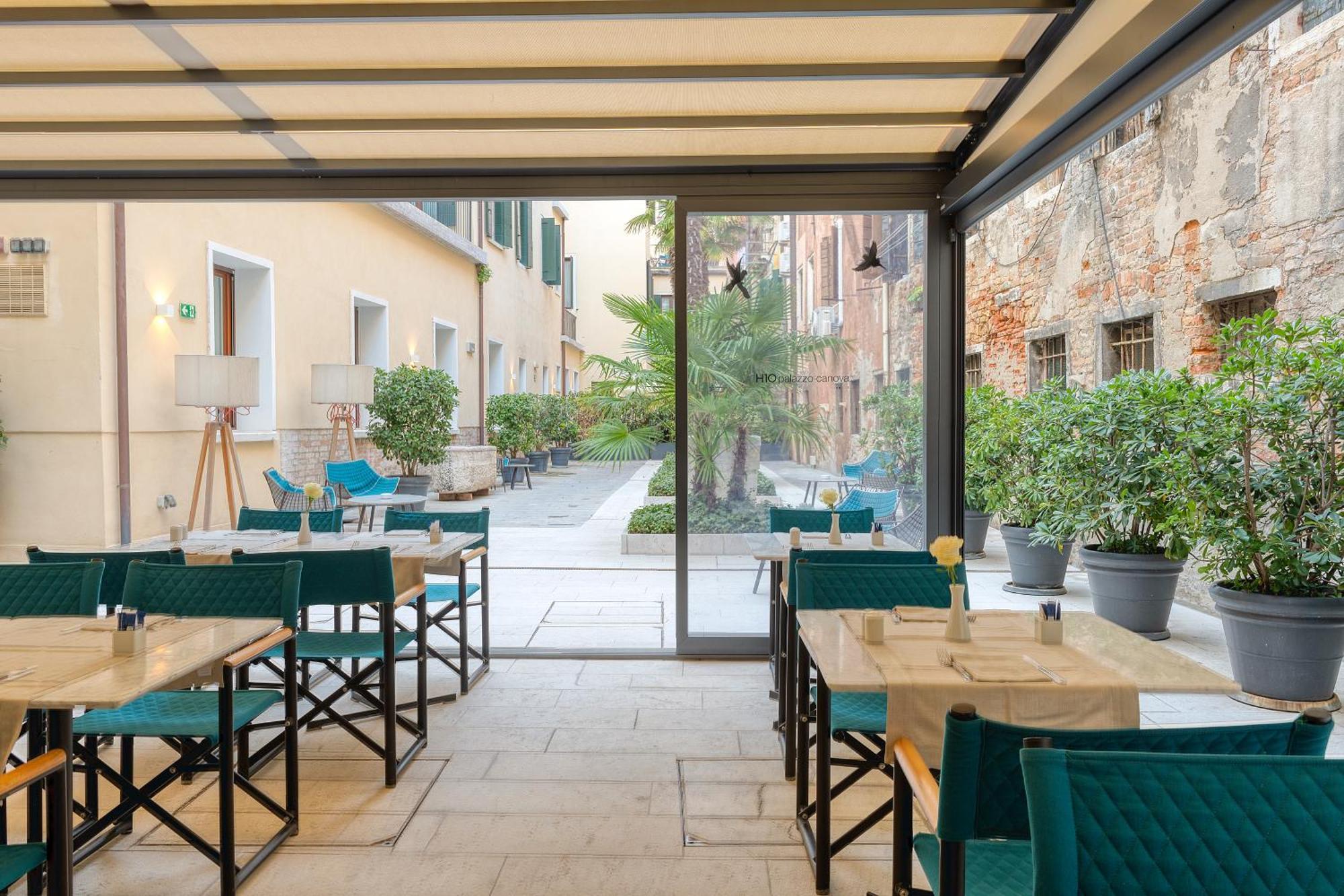 H10 Palazzo Canova Hotel 4*