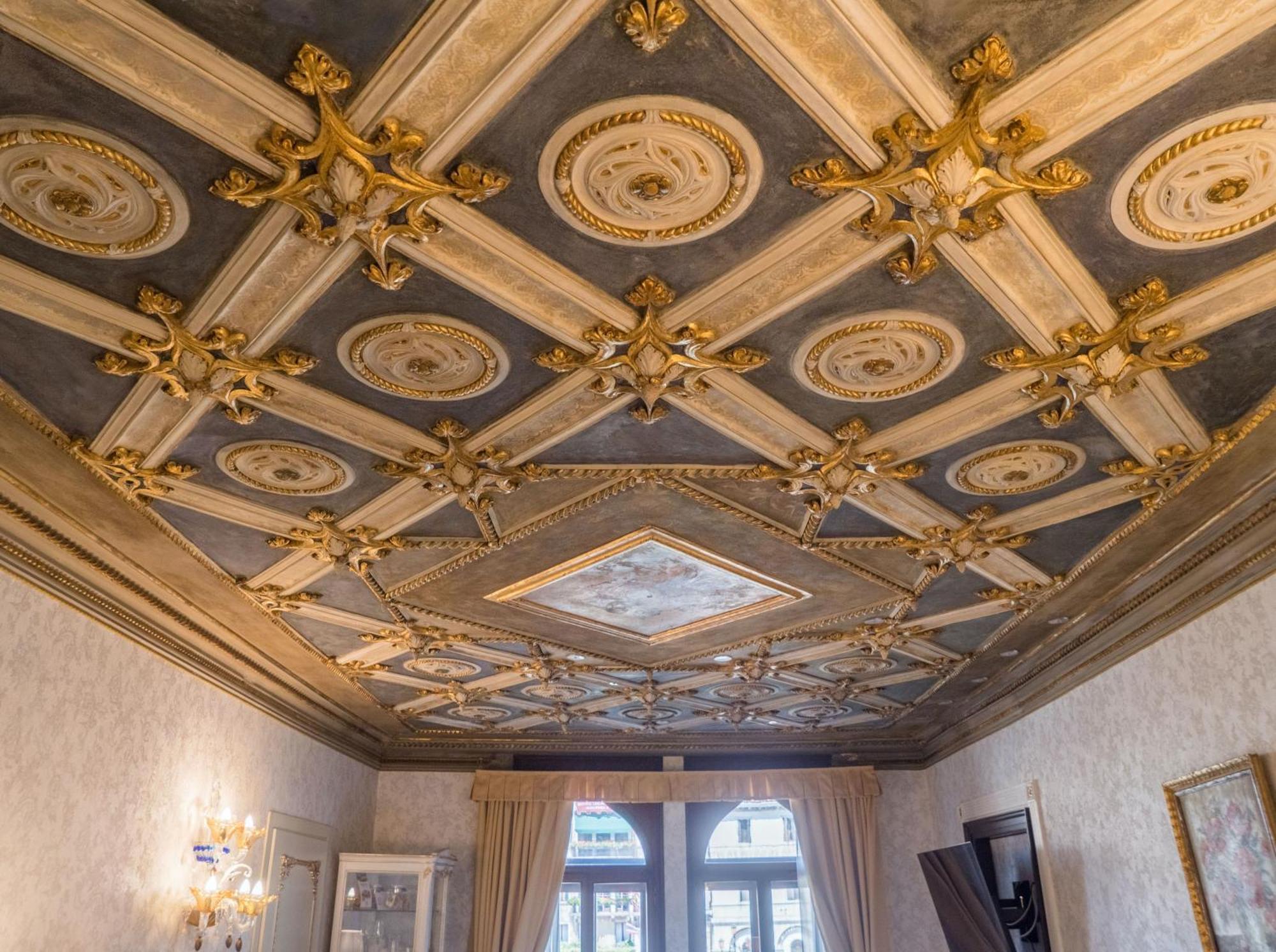 Ego' Boutique - The Silk Road Hotel