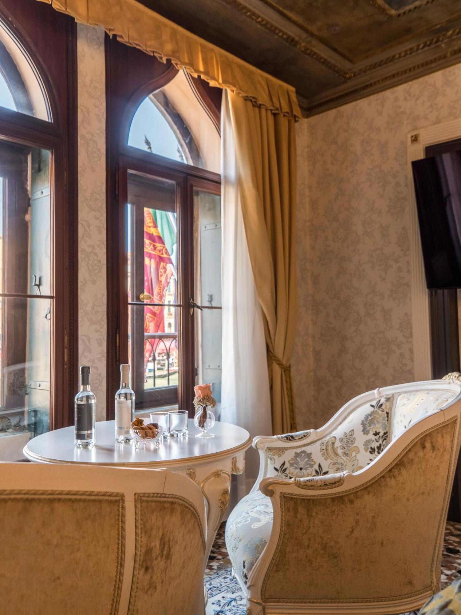 Ego' Boutique - The Silk Road Venice