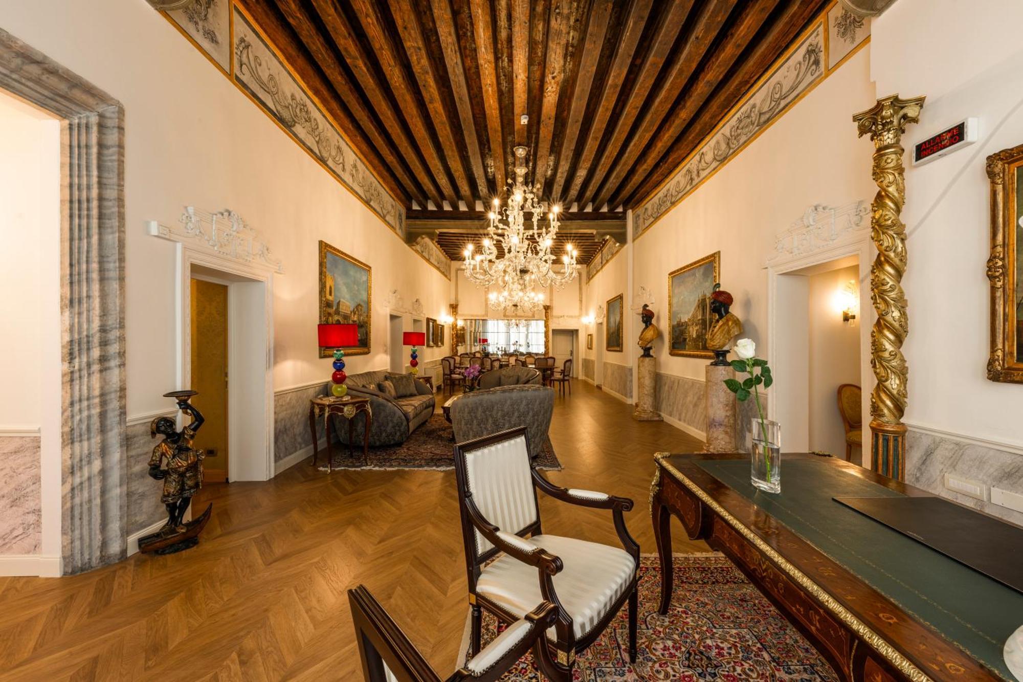 Palazzo Dei Mori