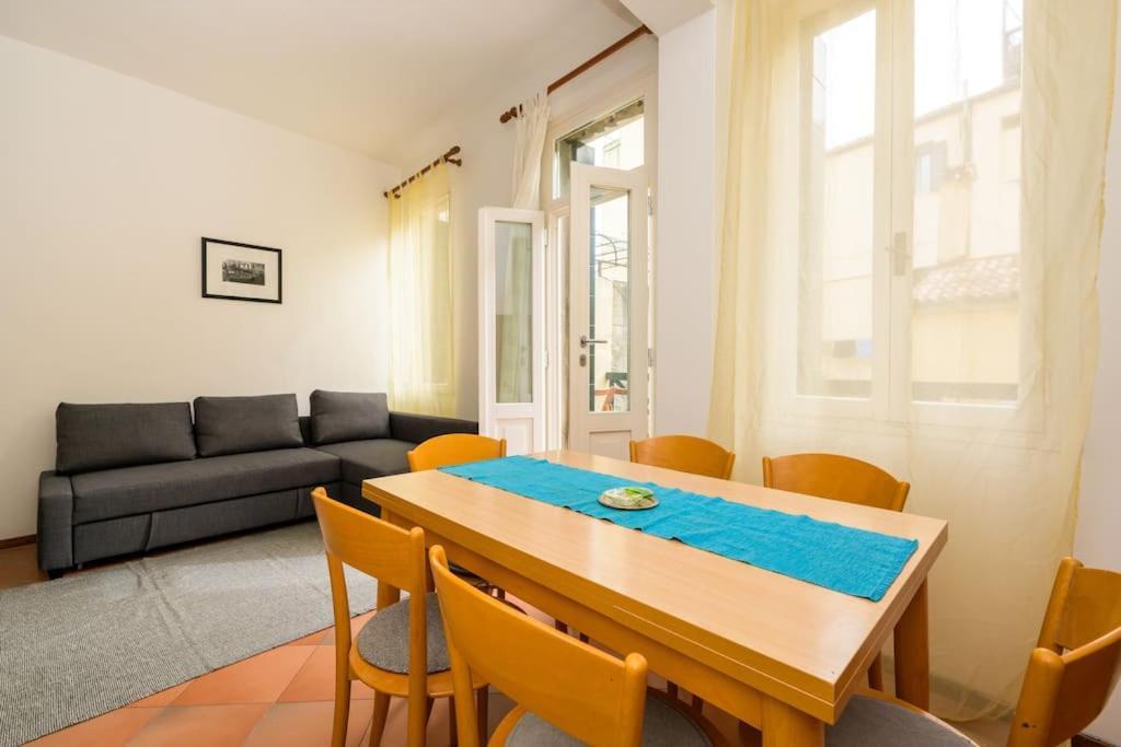 Borgo Canal View Apartment Venice