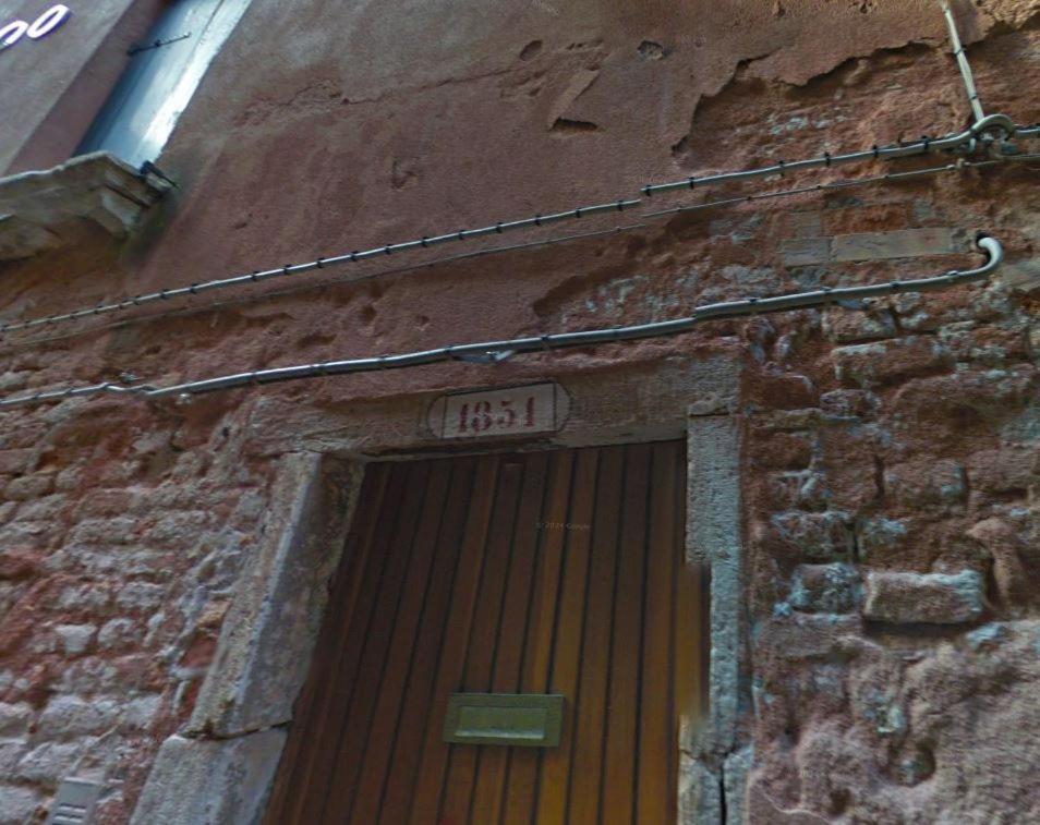 1851 *