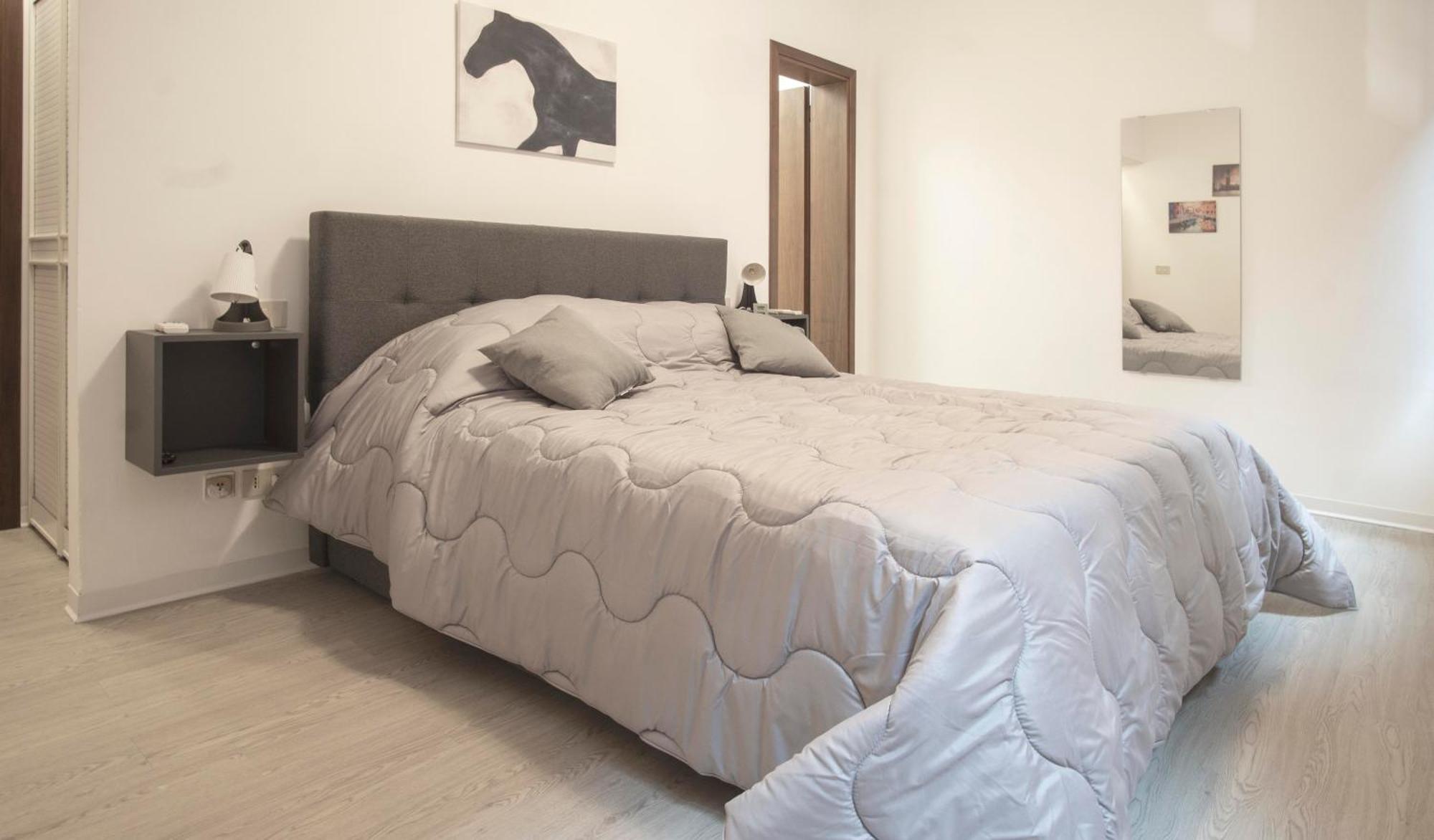 Apartment 1851