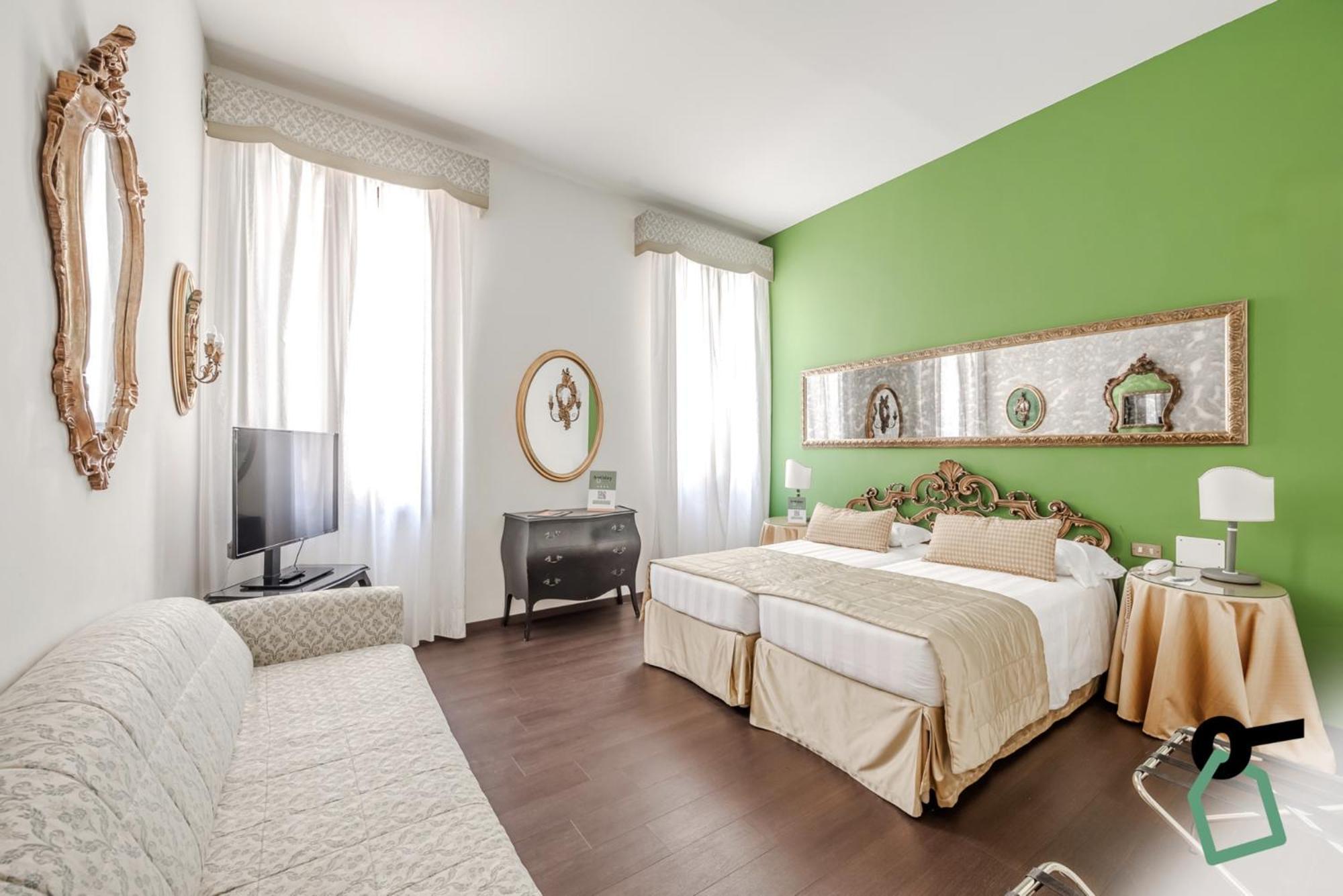 Hotiday Collection - Santa Lucia Hotel Veneza