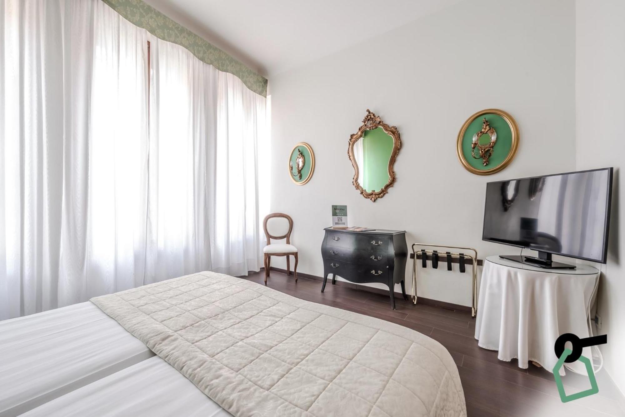 Hotiday Collection - Santa Lucia Hotel Veneza