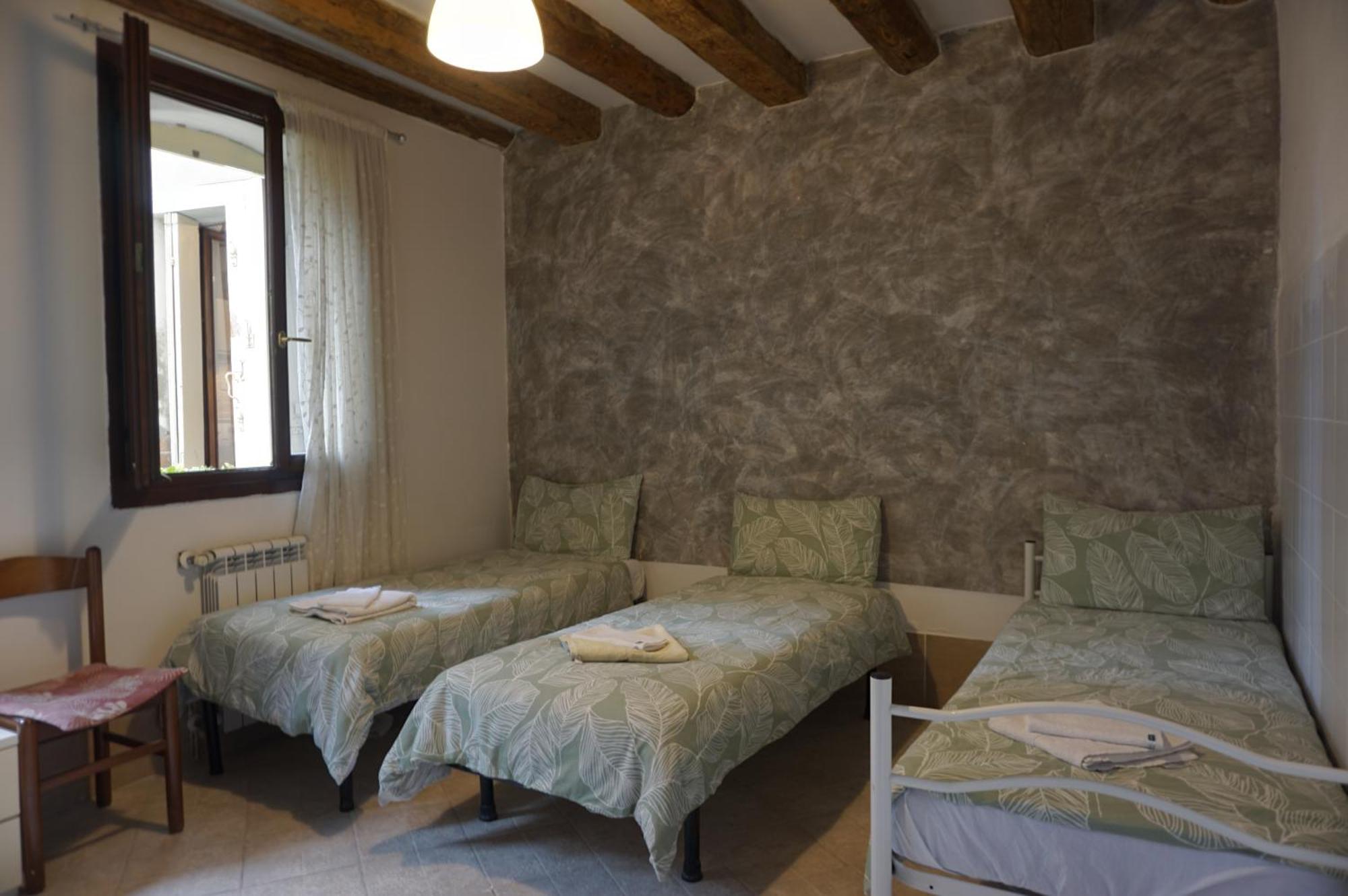 Canal View Apartment *