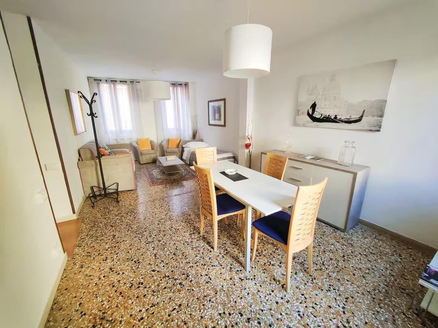 Dimora 5318 Apartment *