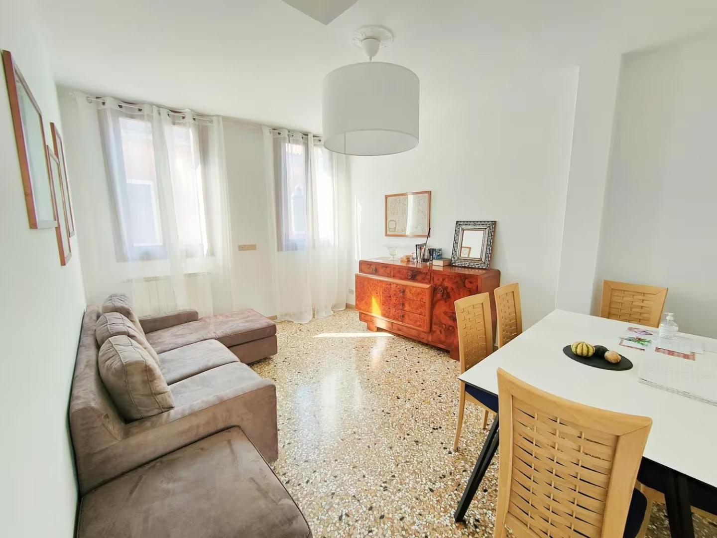 Dimora 5318 Apartment *