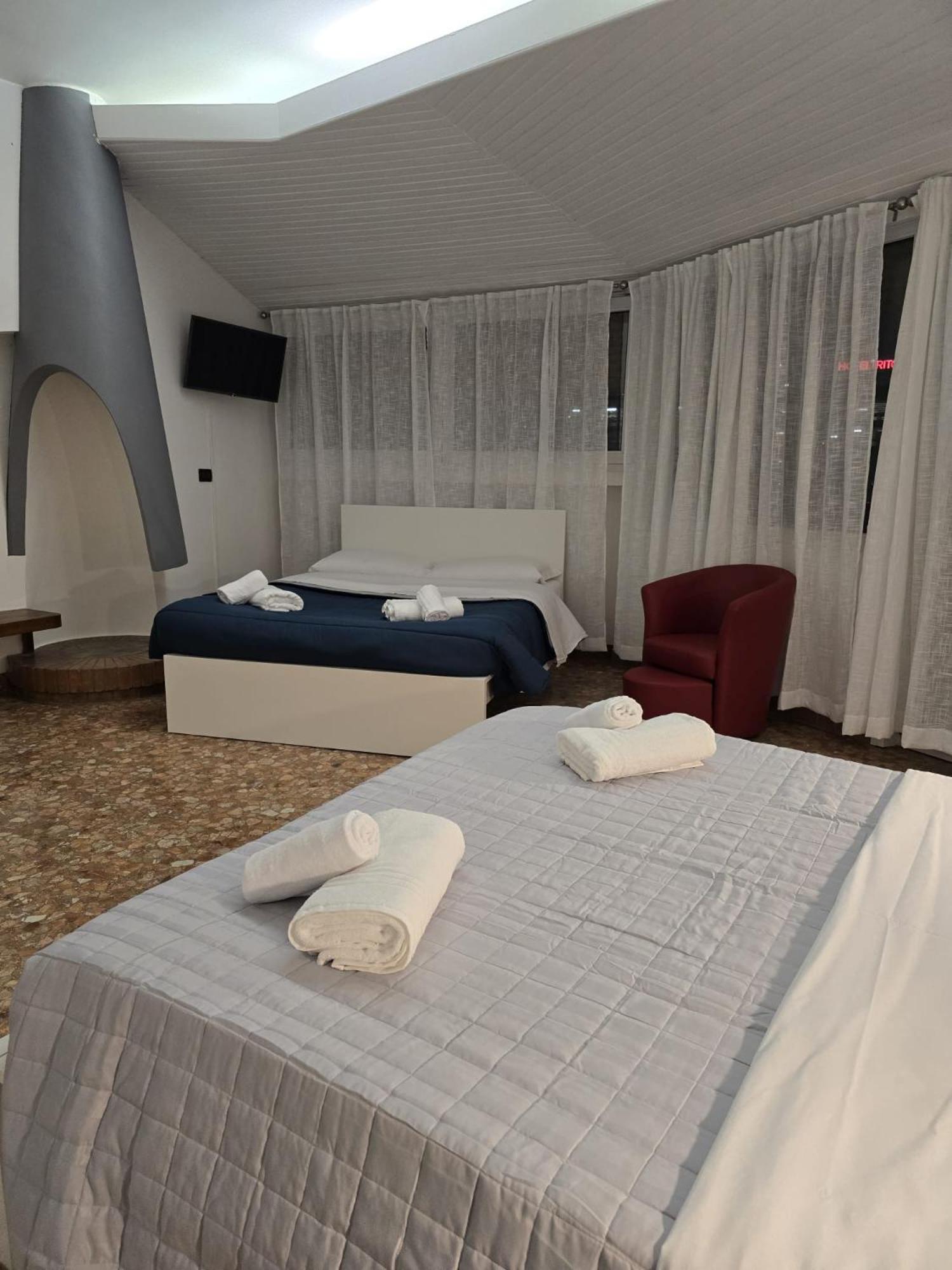 Guest house Mmm Train Station 3 *