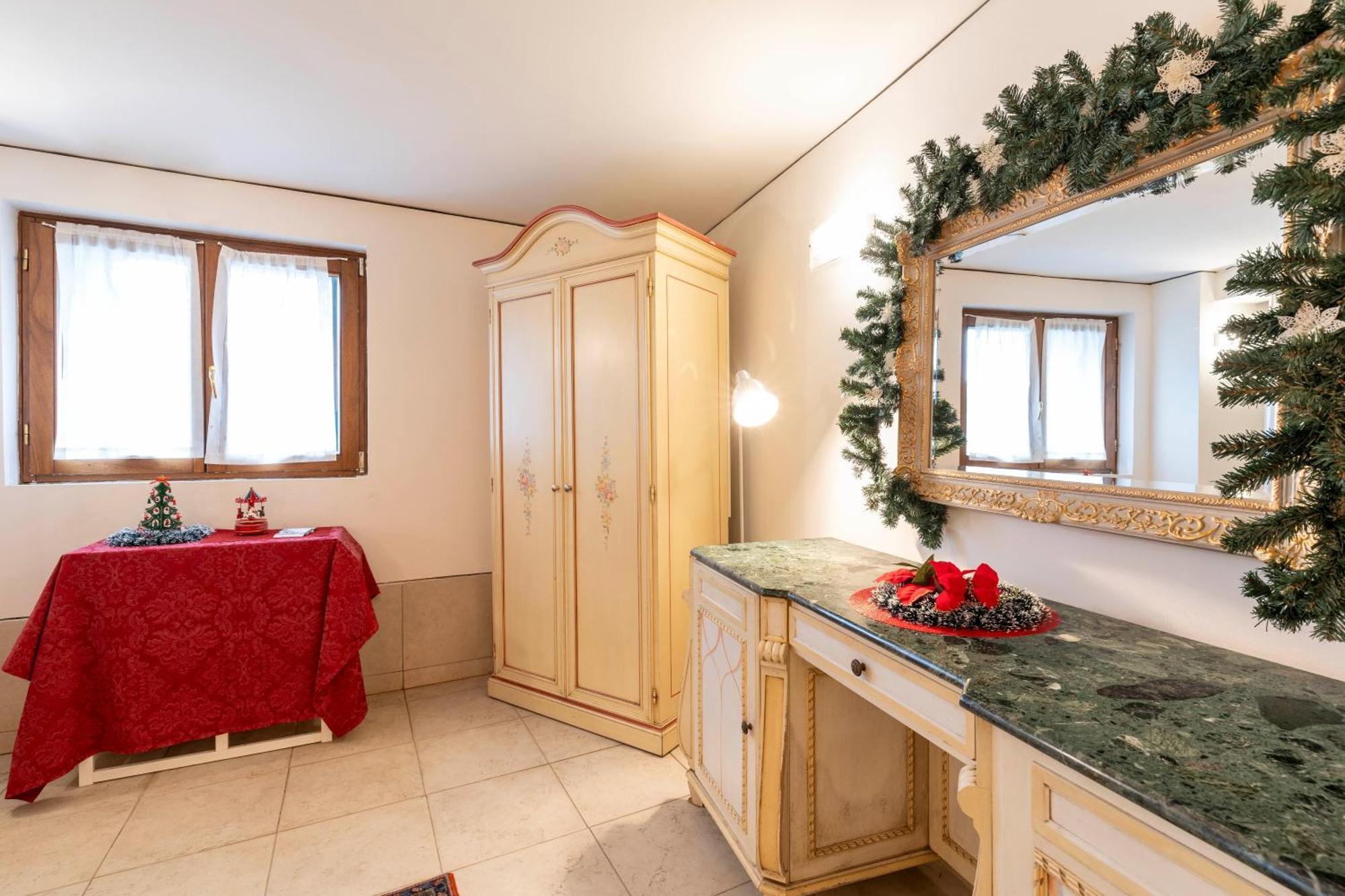 Rubino Flat Canal View Apartment *