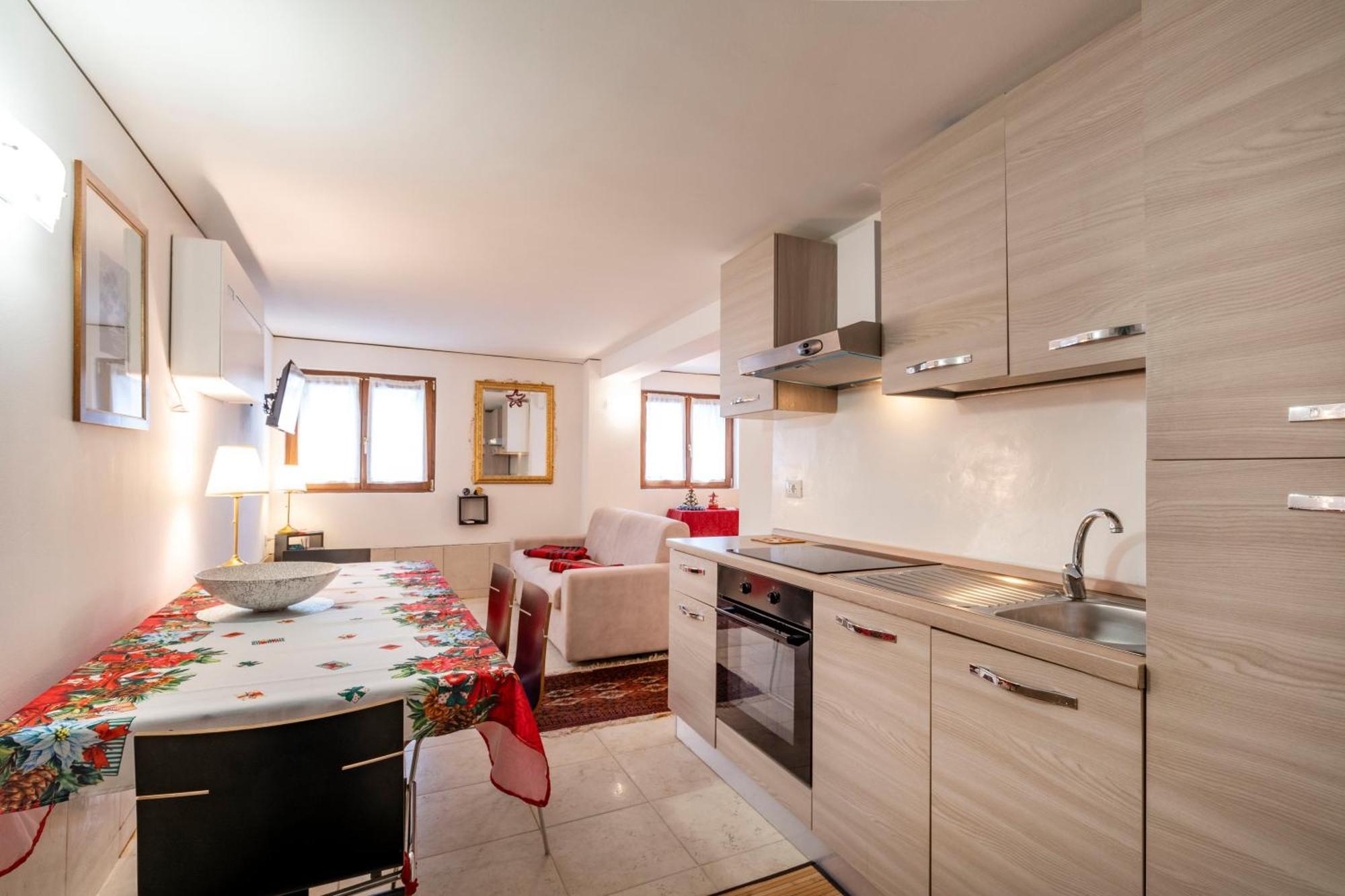 Rubino Flat Canal View Apartment Venice