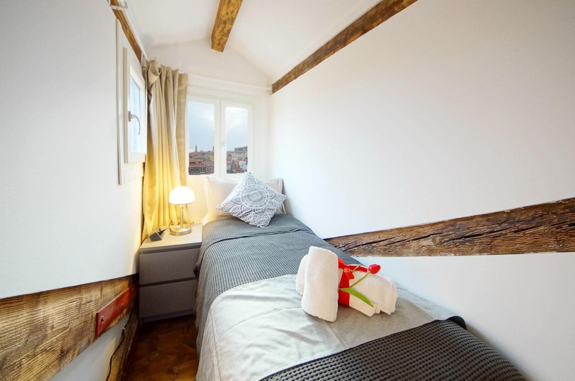 Calle De Le Tre Crose Apartment Venice