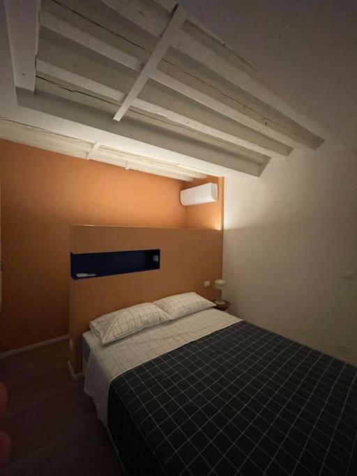 Cozy Near Biennale Apartment Venice