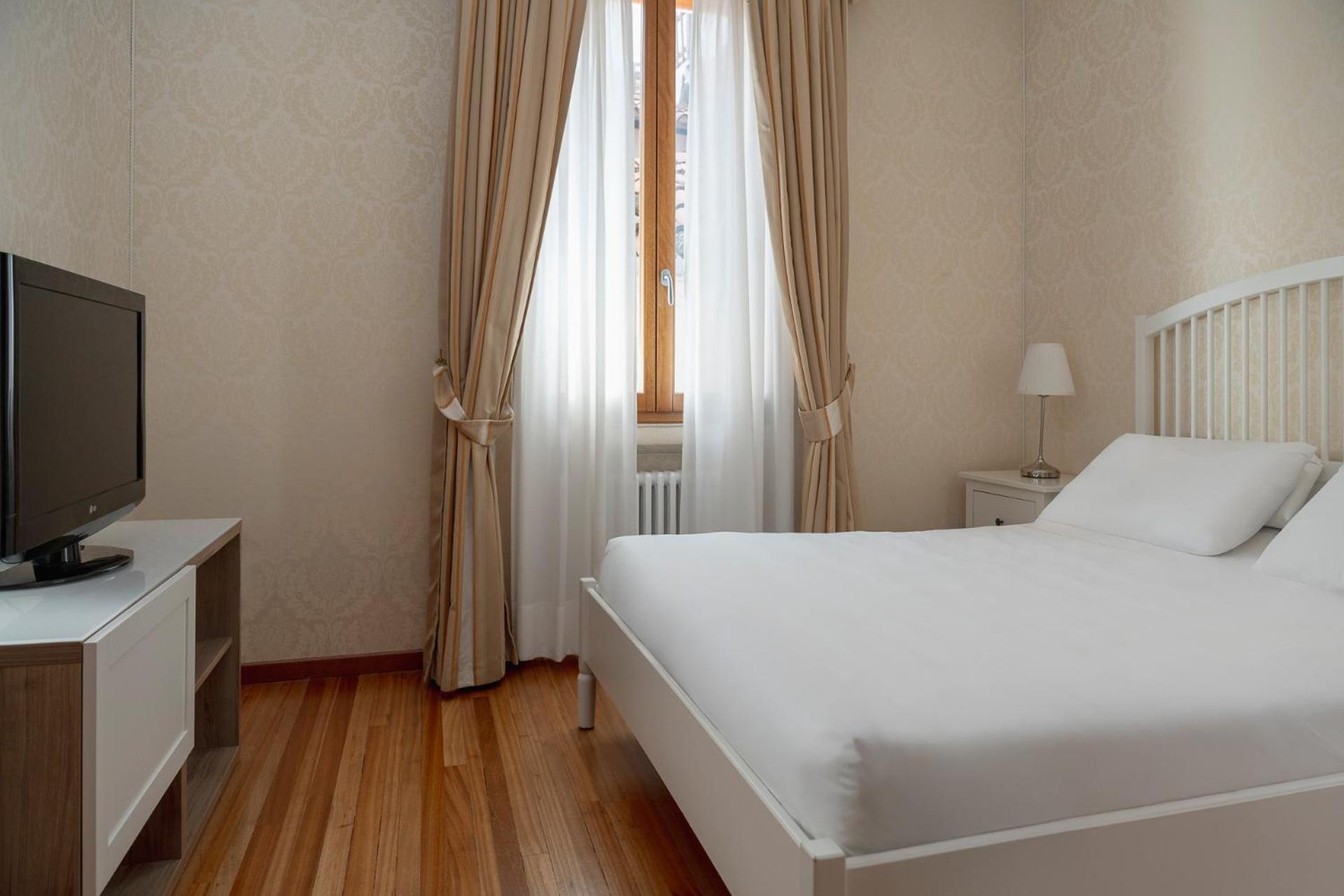 Hotel Montecarlo 3*