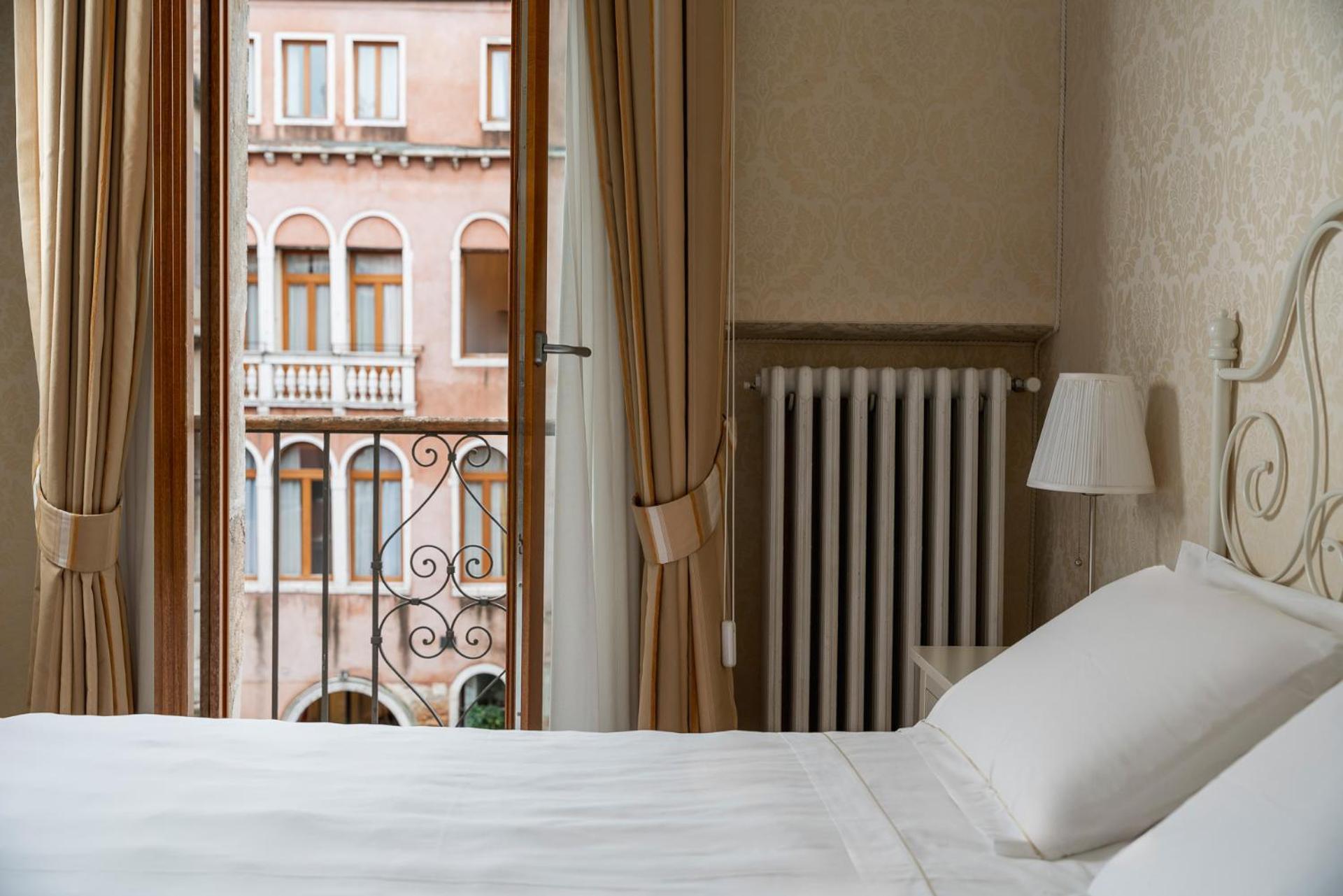 Hotel Montecarlo 3*