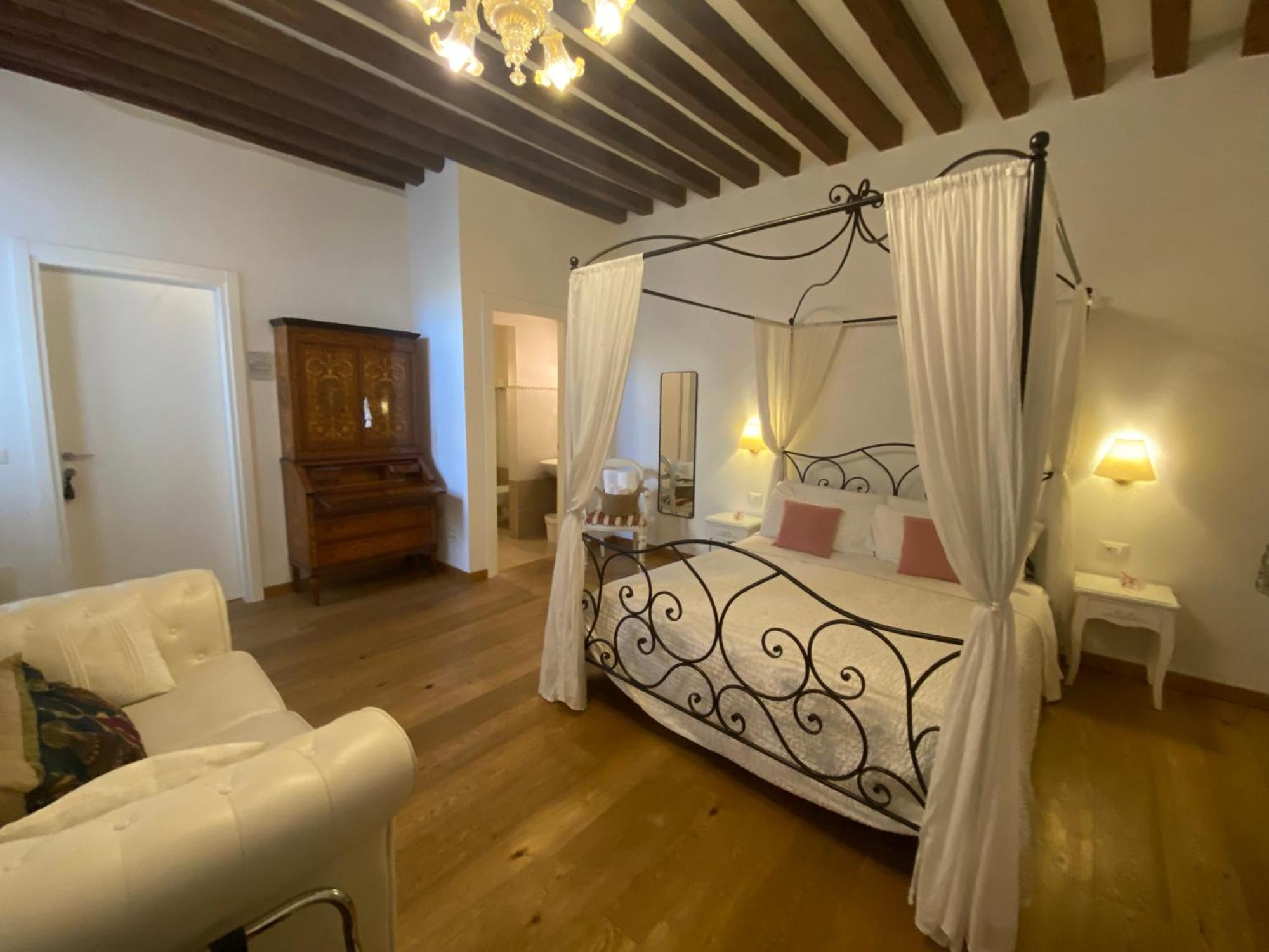Residenza Corte Antica Bed & Breakfast *