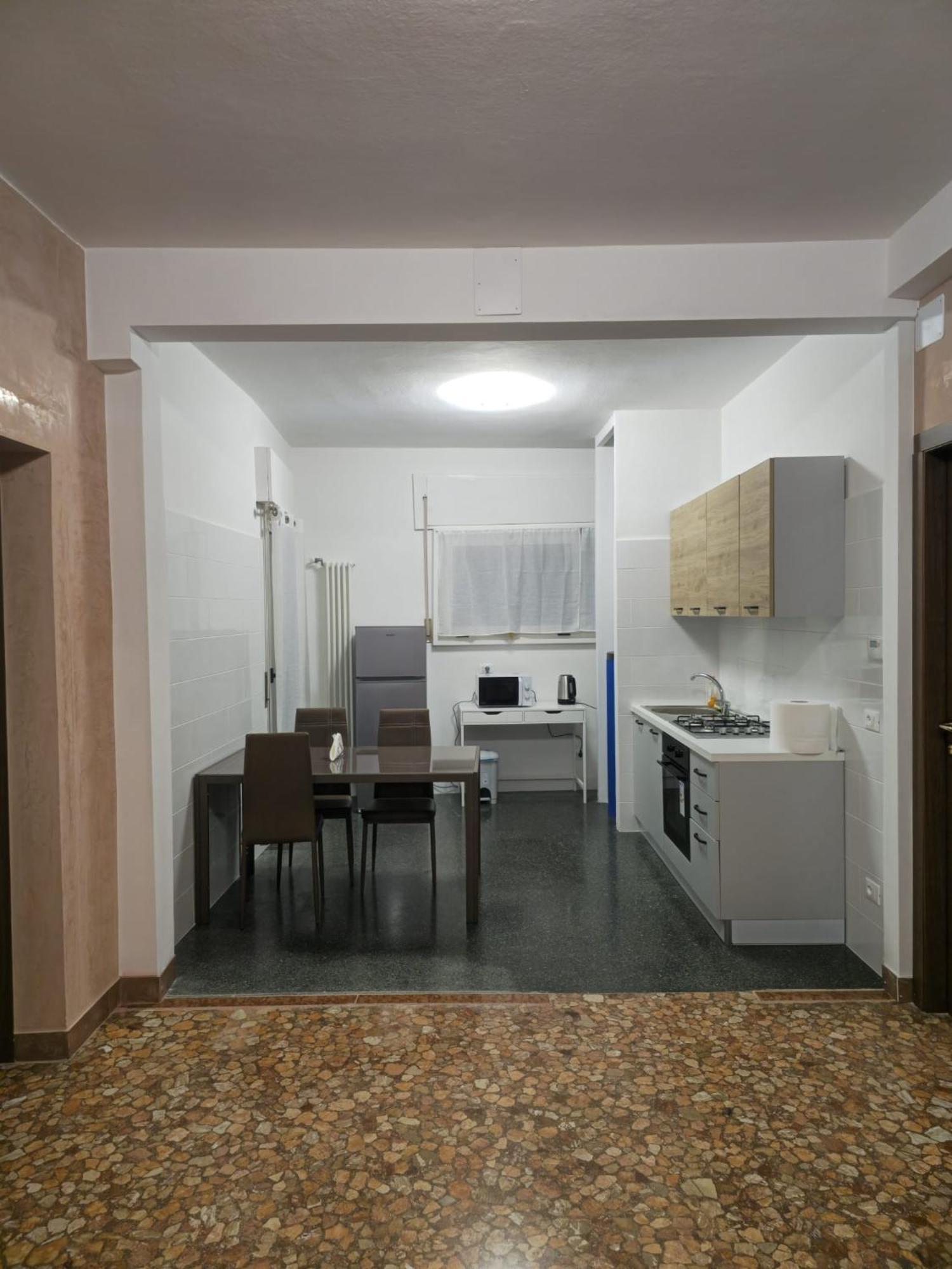 Homestay Mmm Train Station 2 *