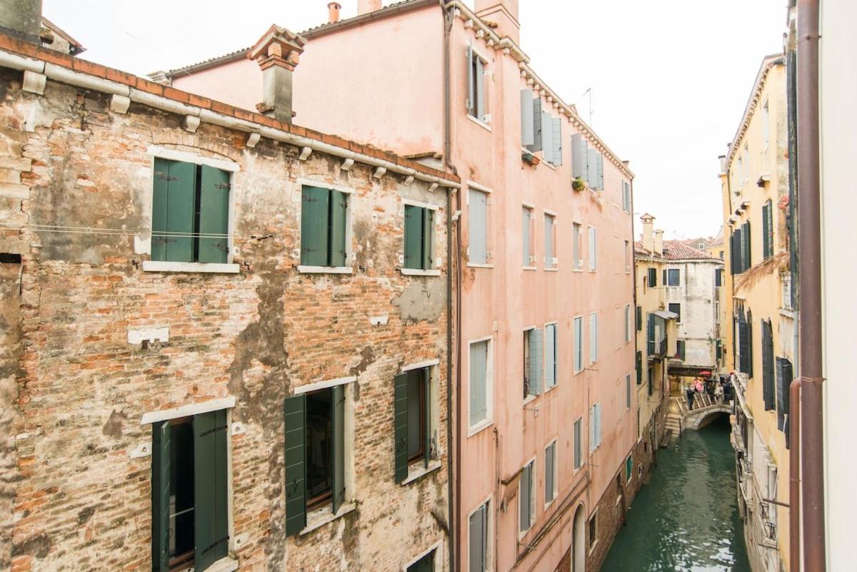 Live As A Real Venetian *