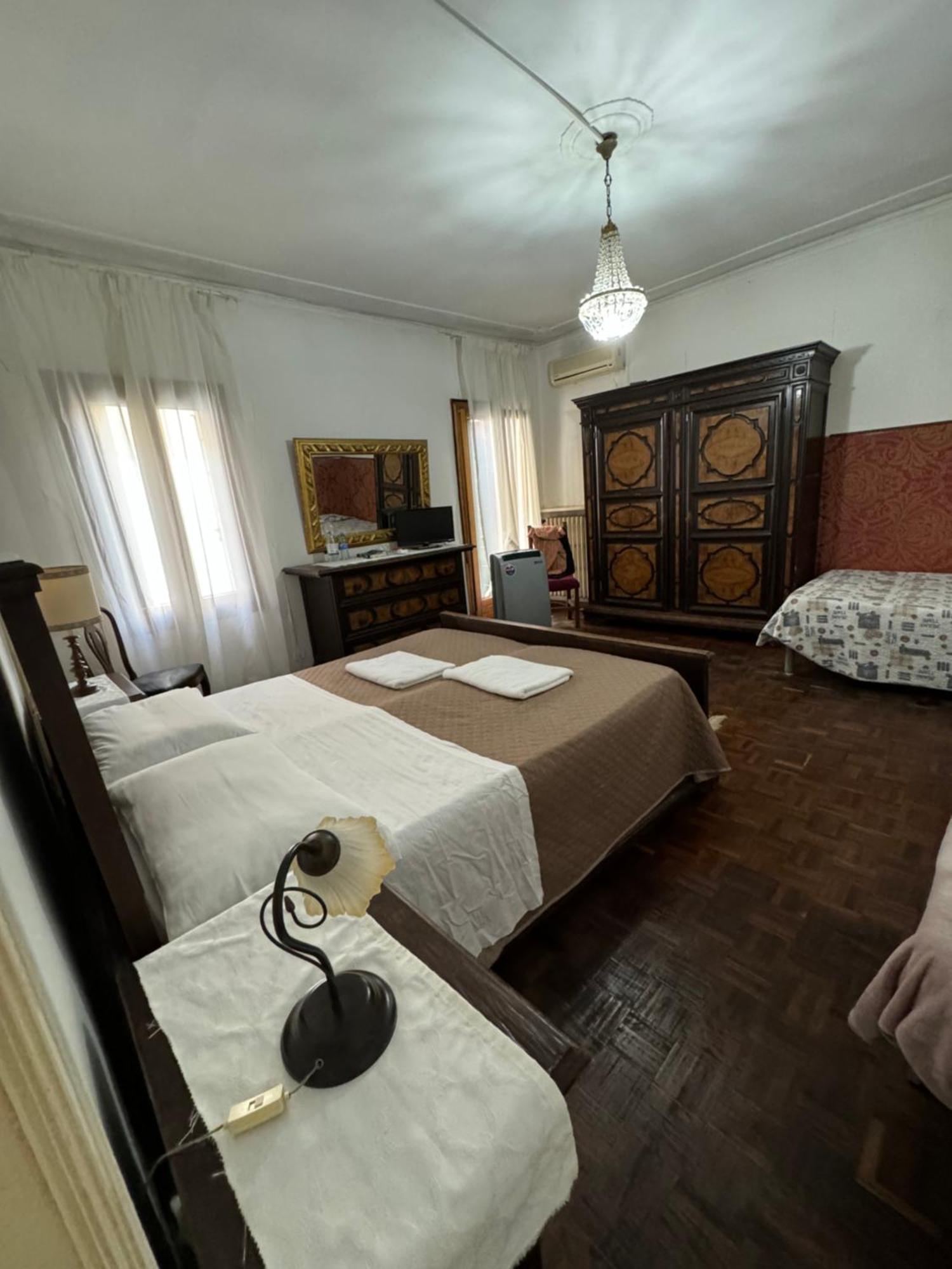 Fortuny Guest house *