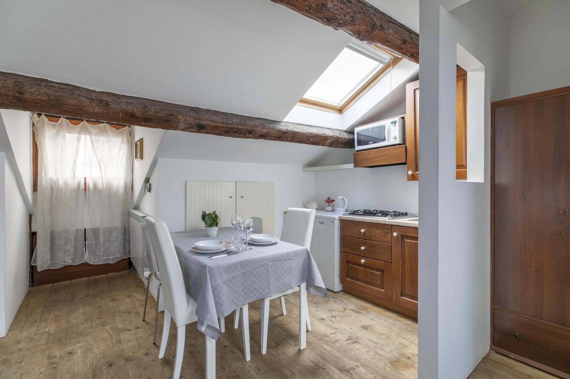 Lovely Attic For 4 Person With Wifi - A/c * Venice