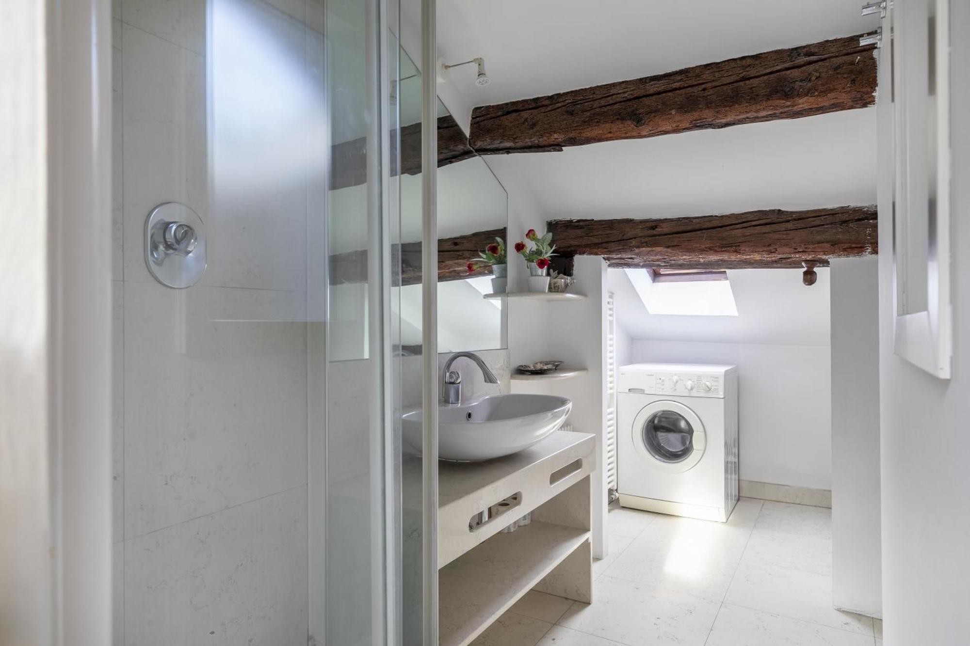 Lovely Attic For 4 Person With Wifi - A/c *