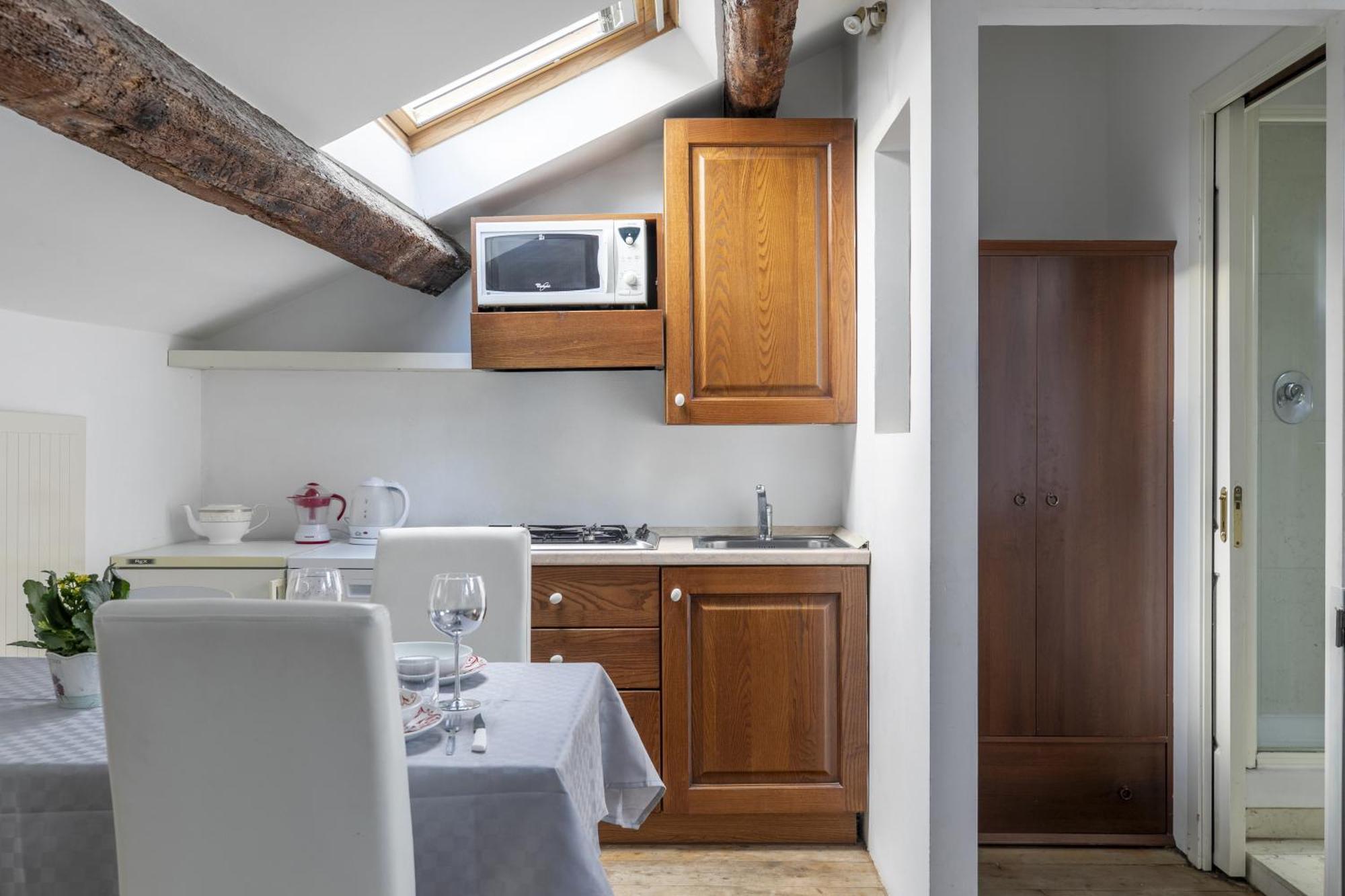 Apartment Lovely Attic For 4 Person With Wifi - A/c *