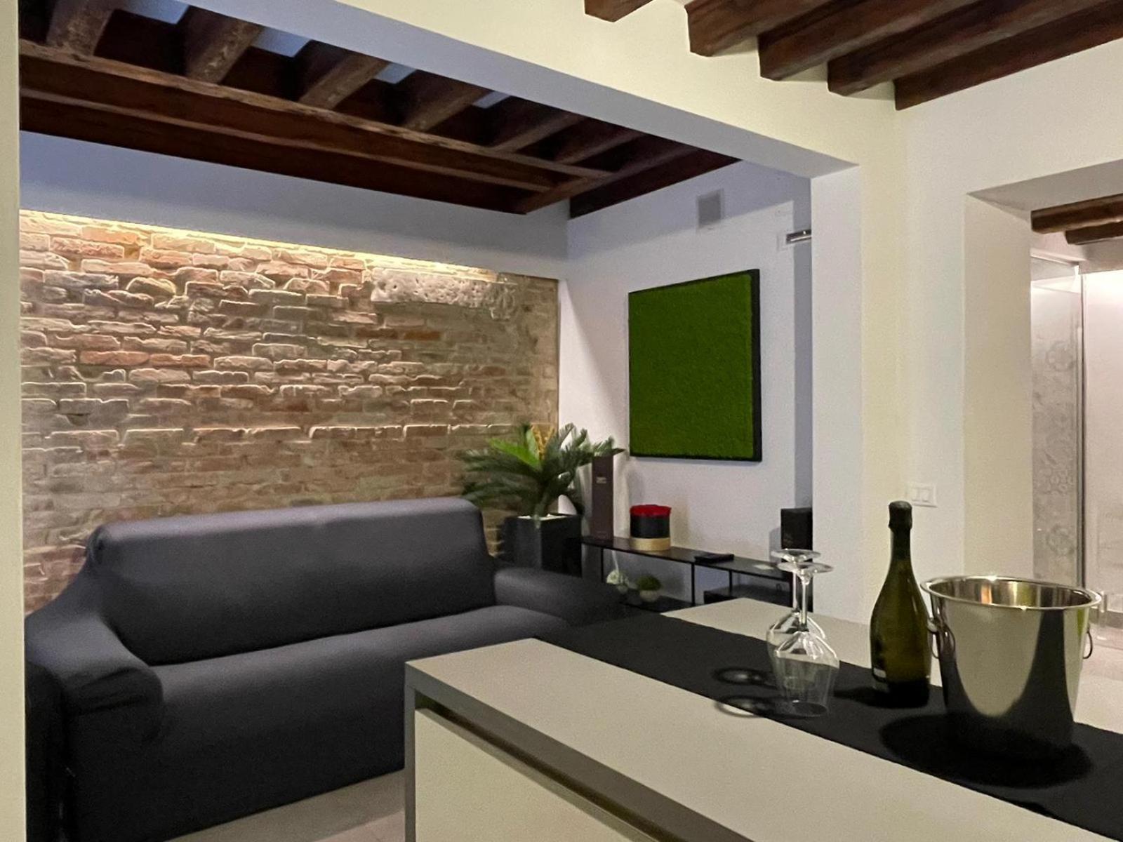 Veniceloft 5minutefromrialto 10minutefromsanmarco 5minitestationtrain Infrontofcad'oro Apartment *