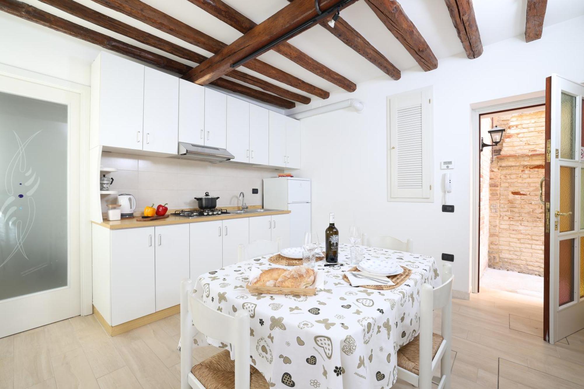 Apartment Elegant In Biennale By Bricola
