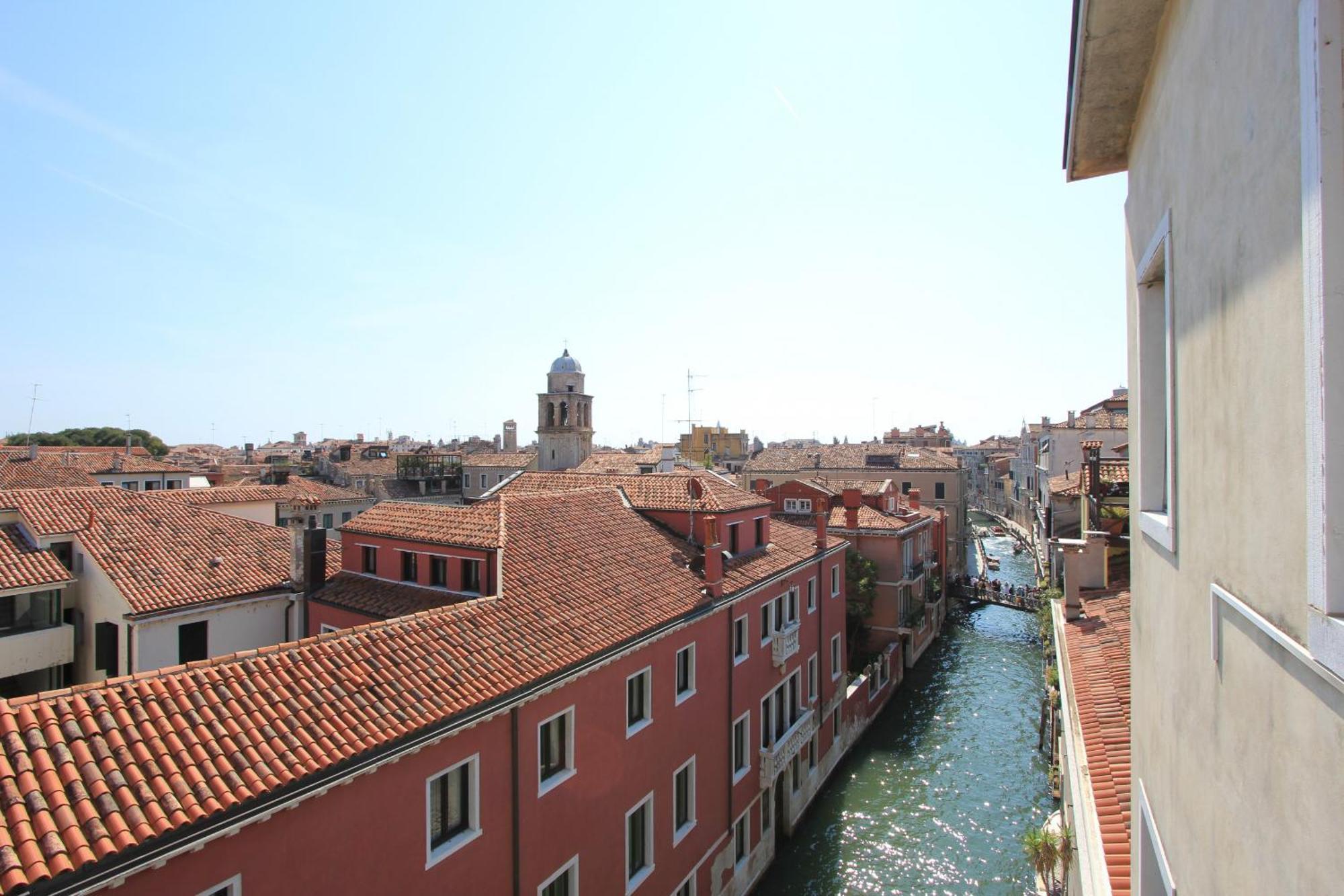 Grand Canal Terrace Palace *