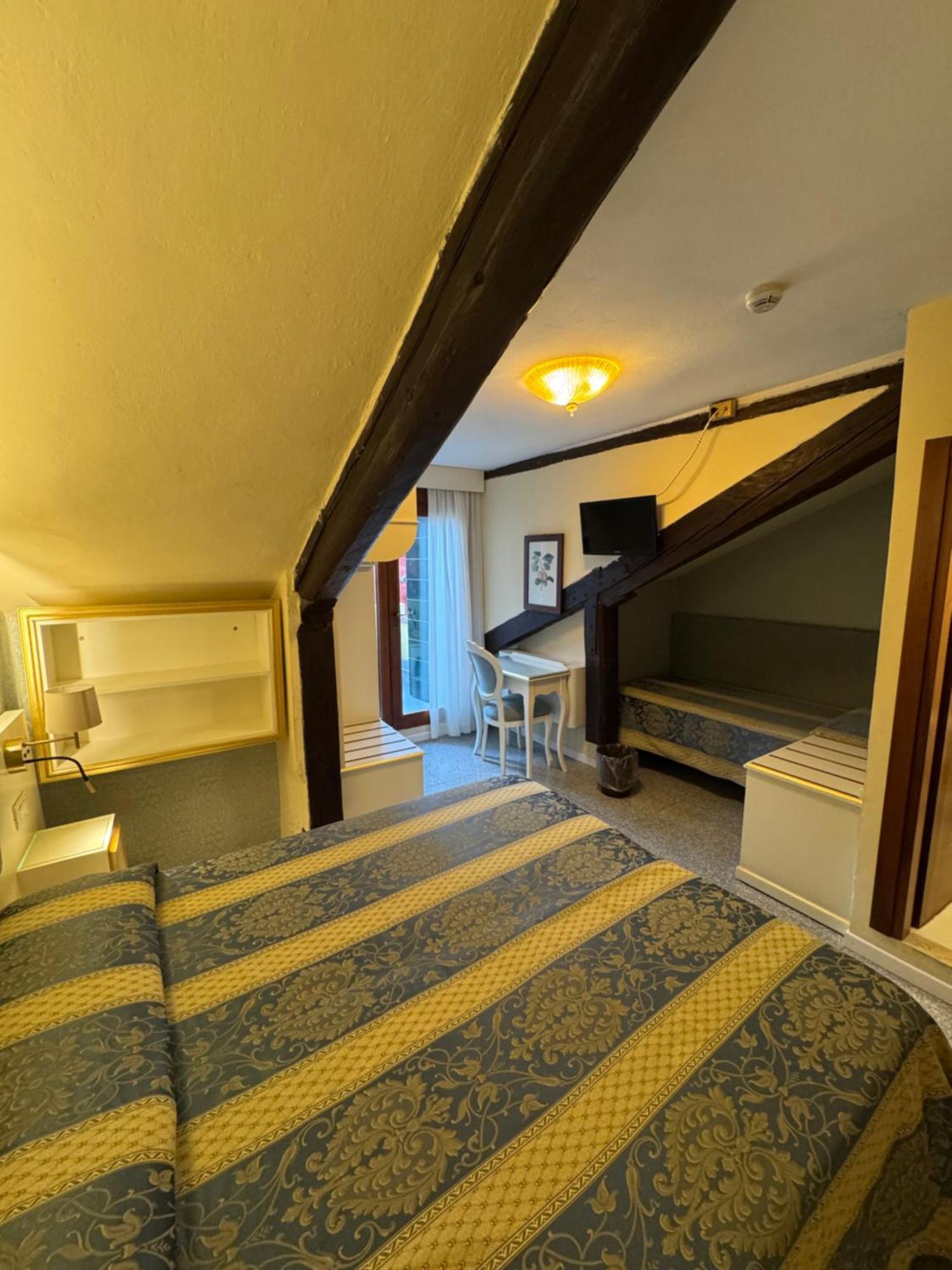 Tivoli Hotel