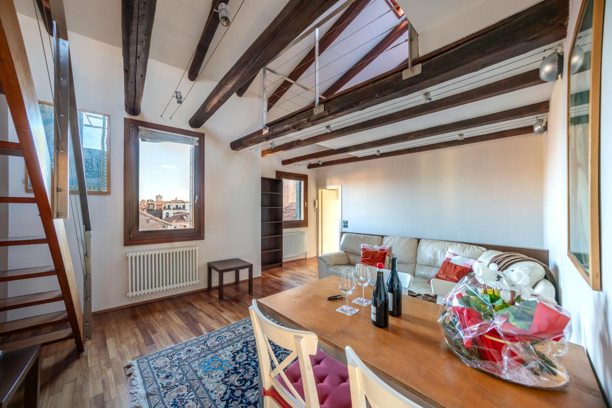 Casa de hóspedes Palazzo San Luca 3*