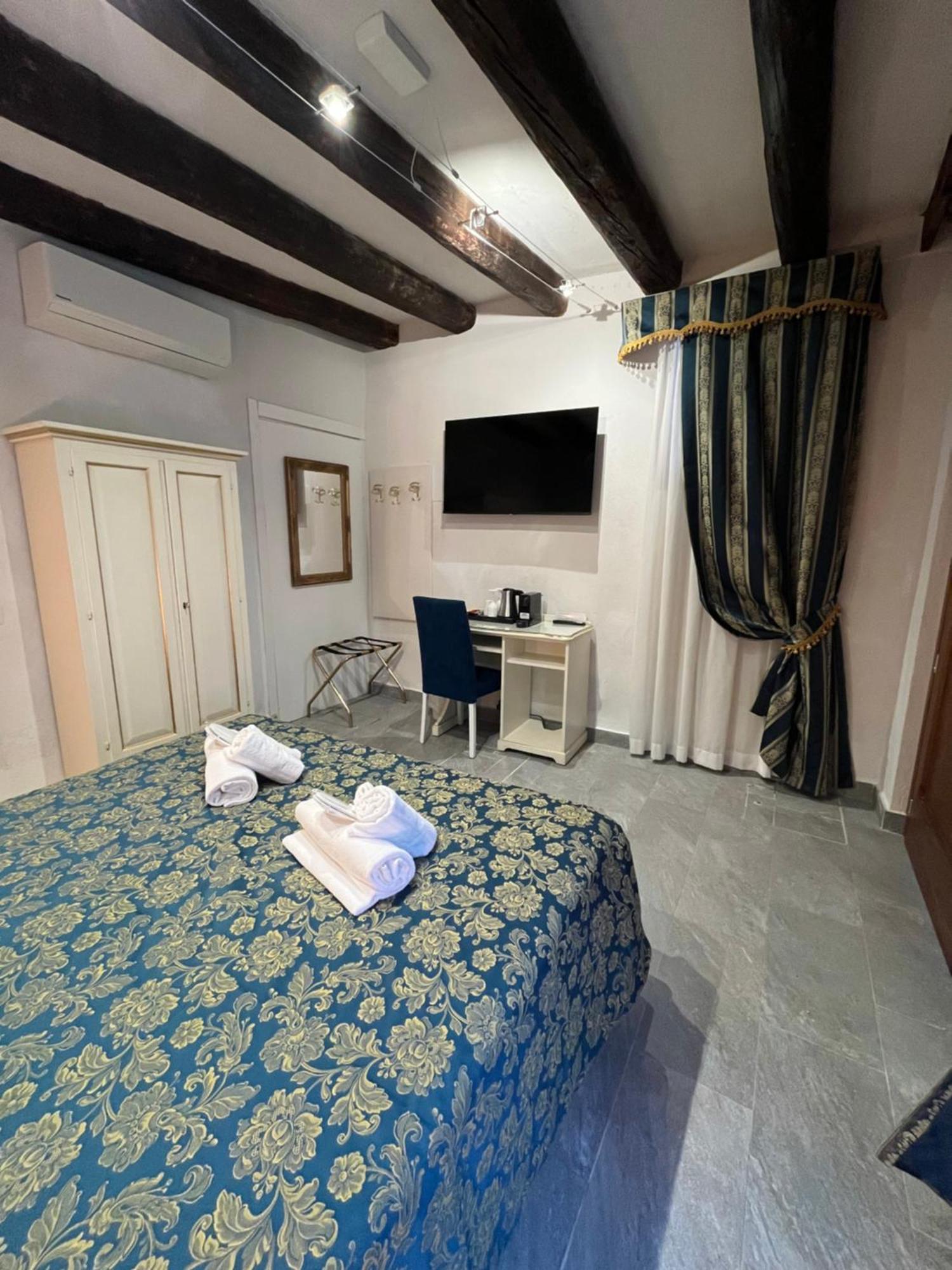 Ca'paradiso Guest house *