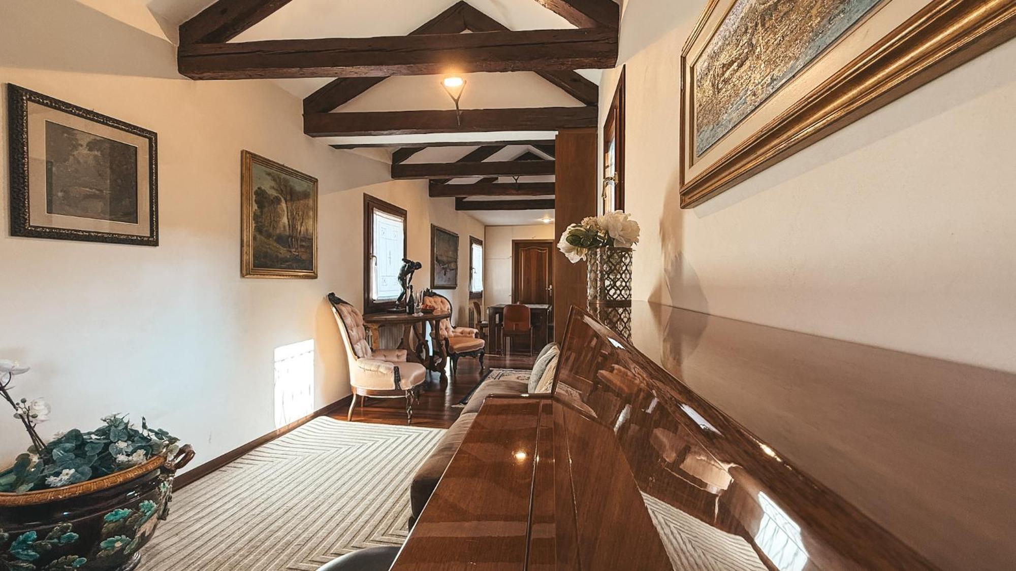 Attic Terrace San Square View * Venice