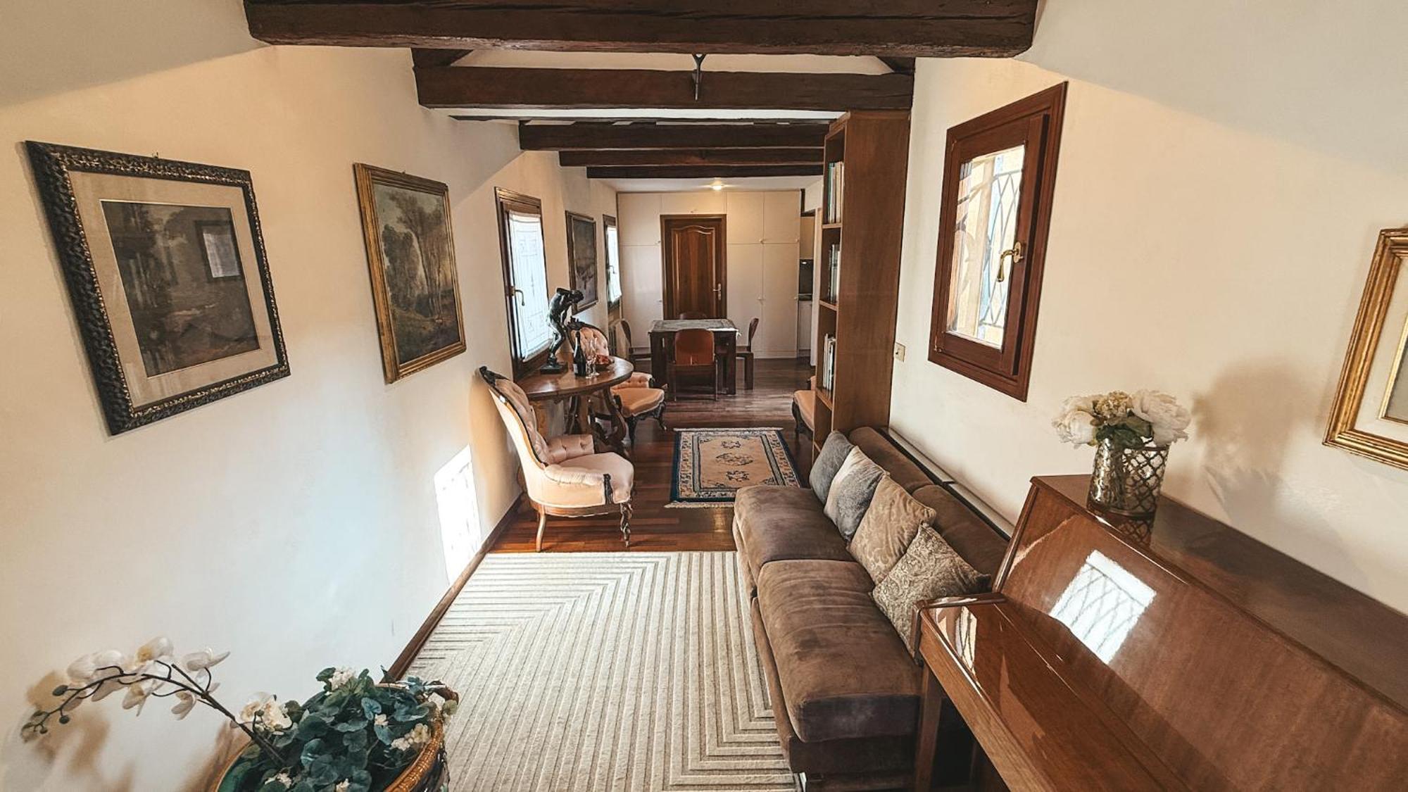 Attic Terrace San Square View *