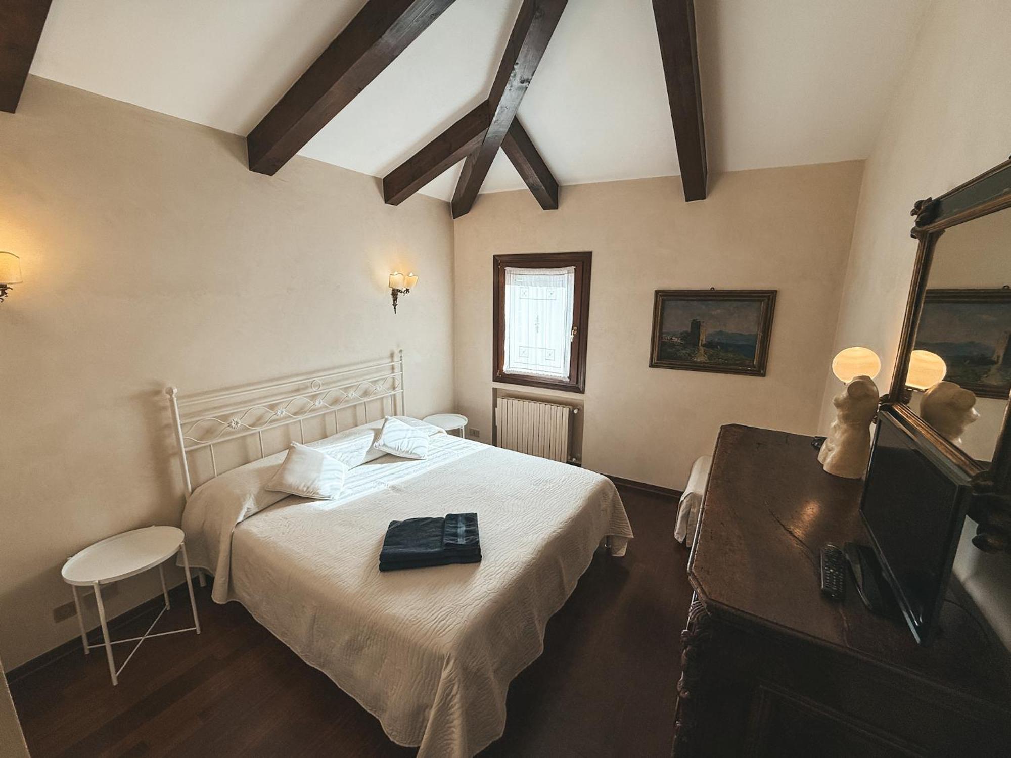 Attic Terrace San Square View * Venice