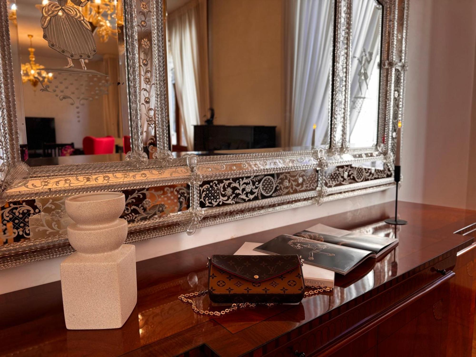 Nama Boutique * Venezia