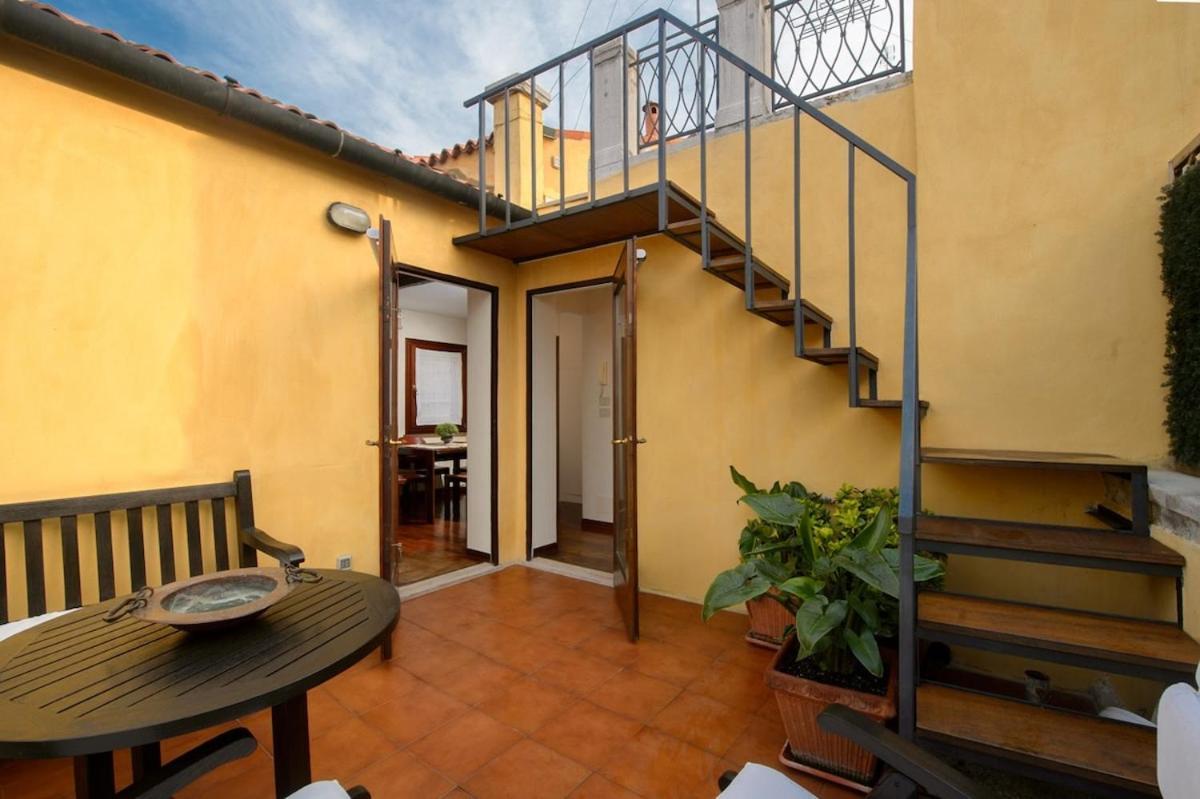 Attic Terrace San Square View