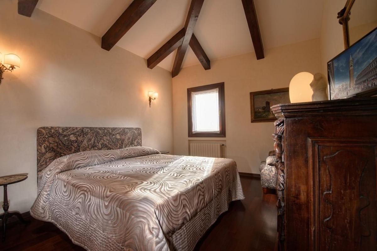 Attic Terrace San Square View Apartment *