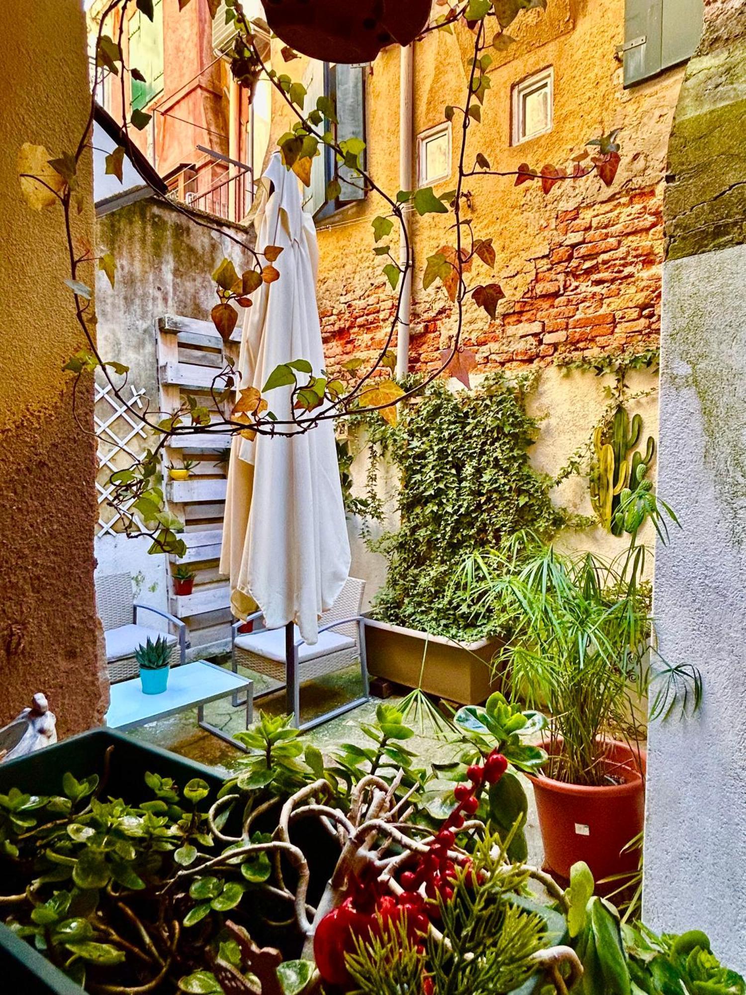 Ca 3 Leoni - Romantic House In The Heart Of *