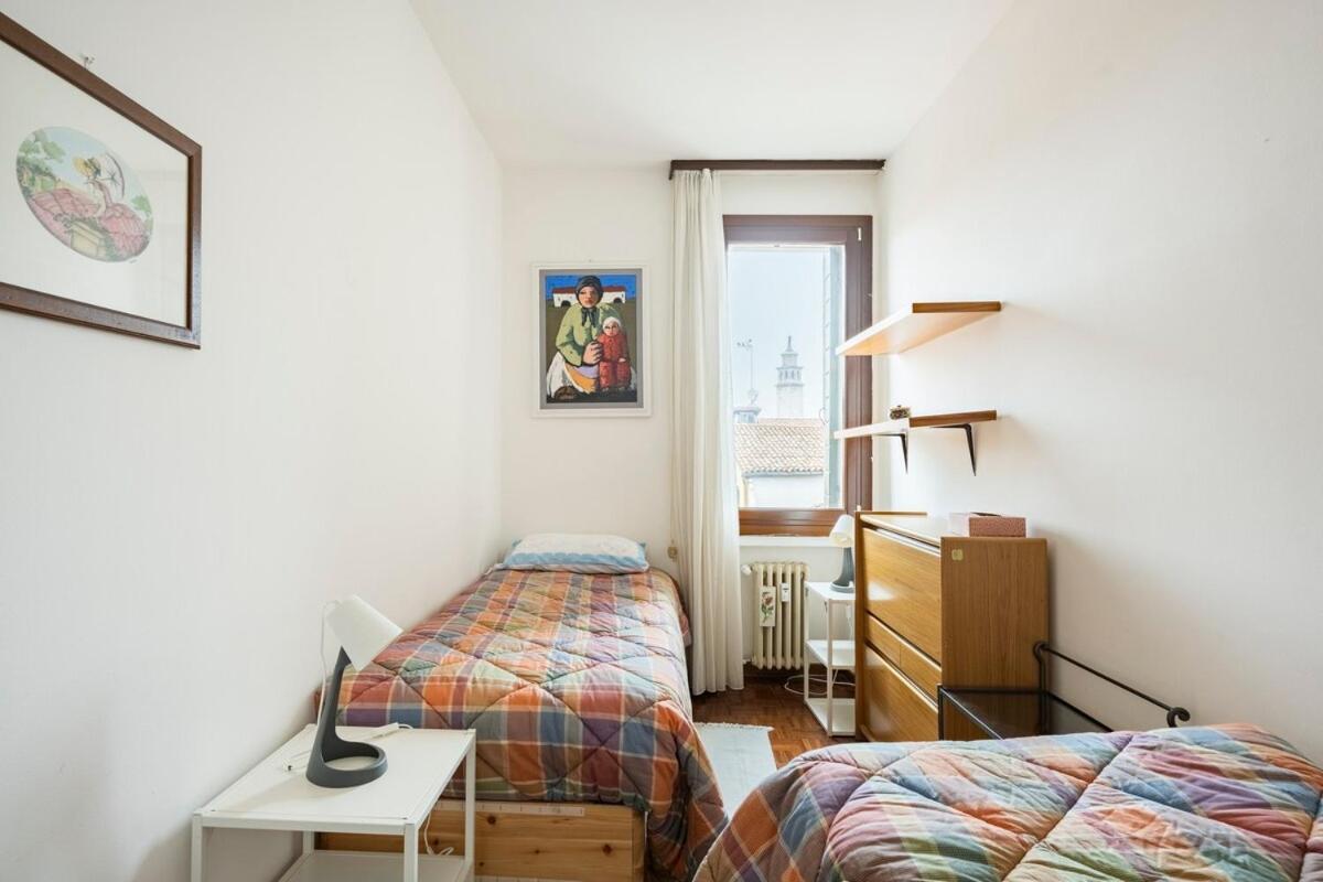 Charming In Zattere * Venice