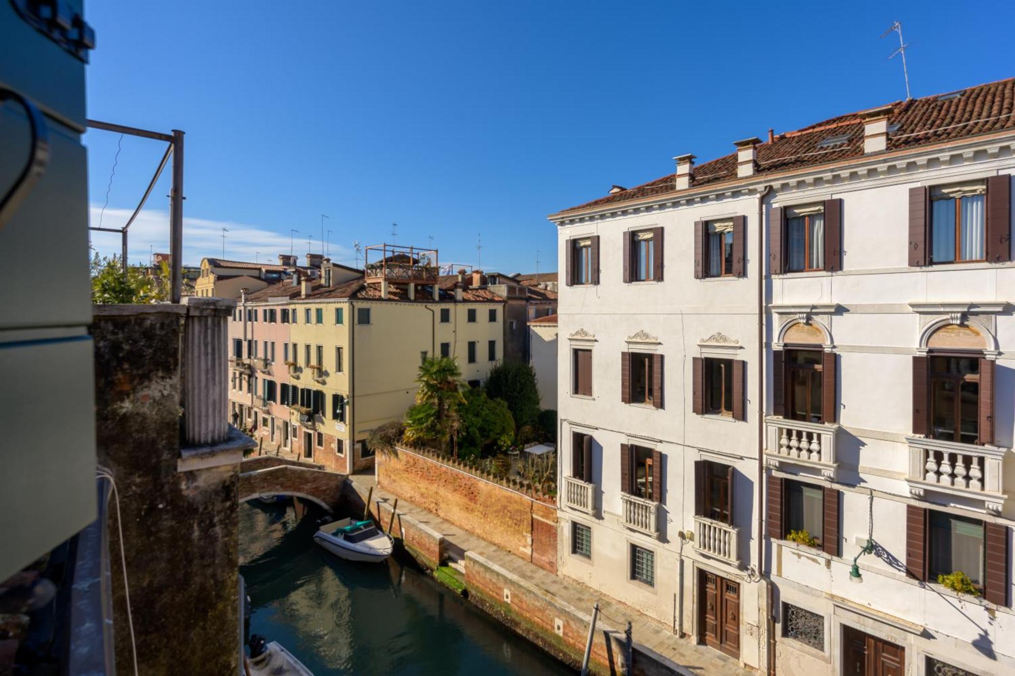 Villa San Vio 619 *