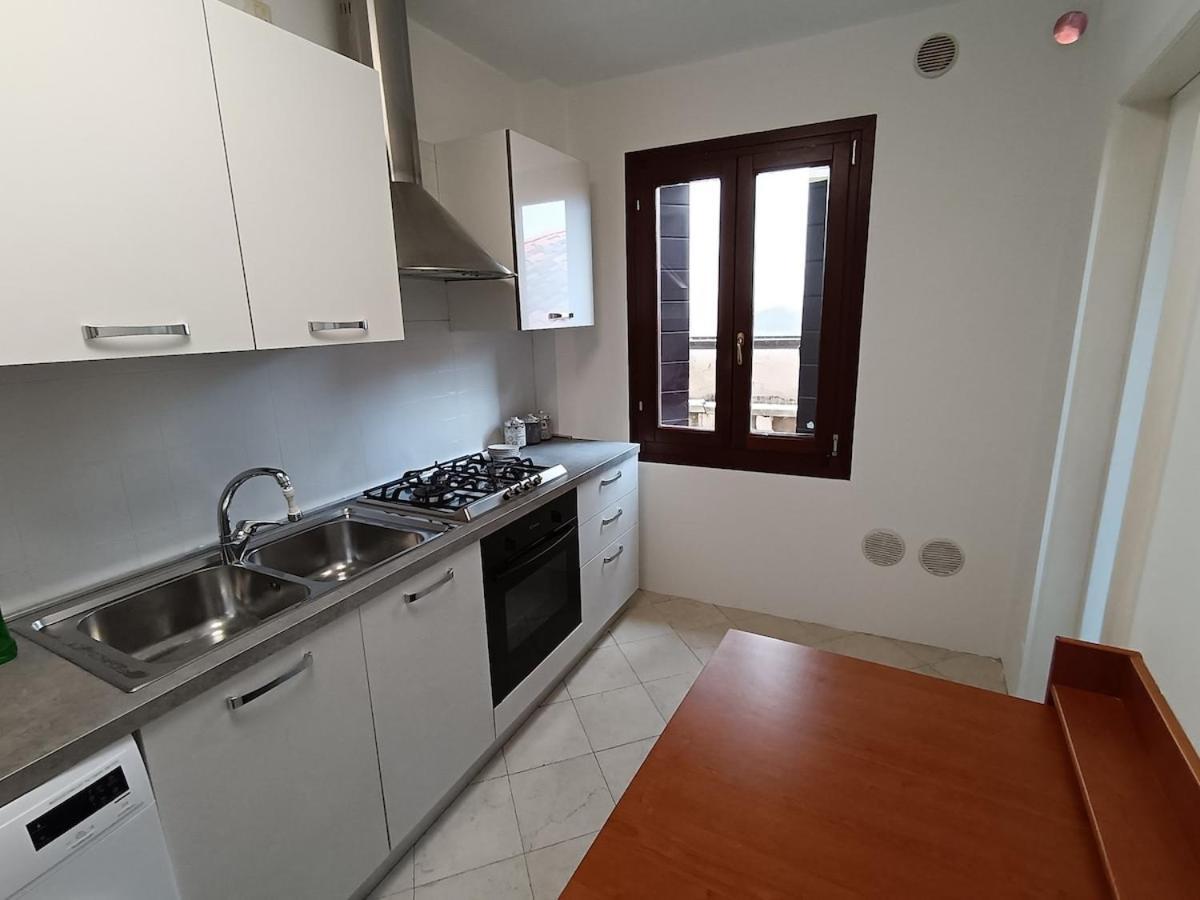 Apartment Spacious With 3 Bedrooms *