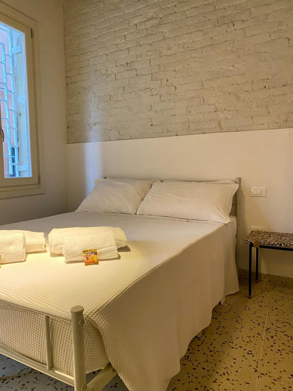 Quiet With Canal View Apartment *