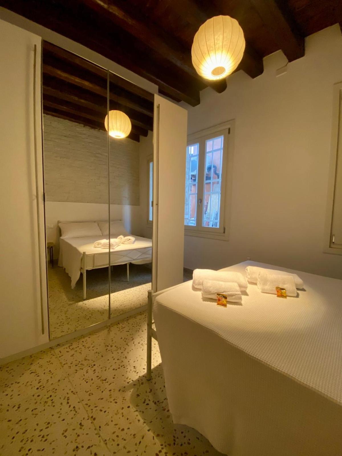 Quiet With Canal View Apartment