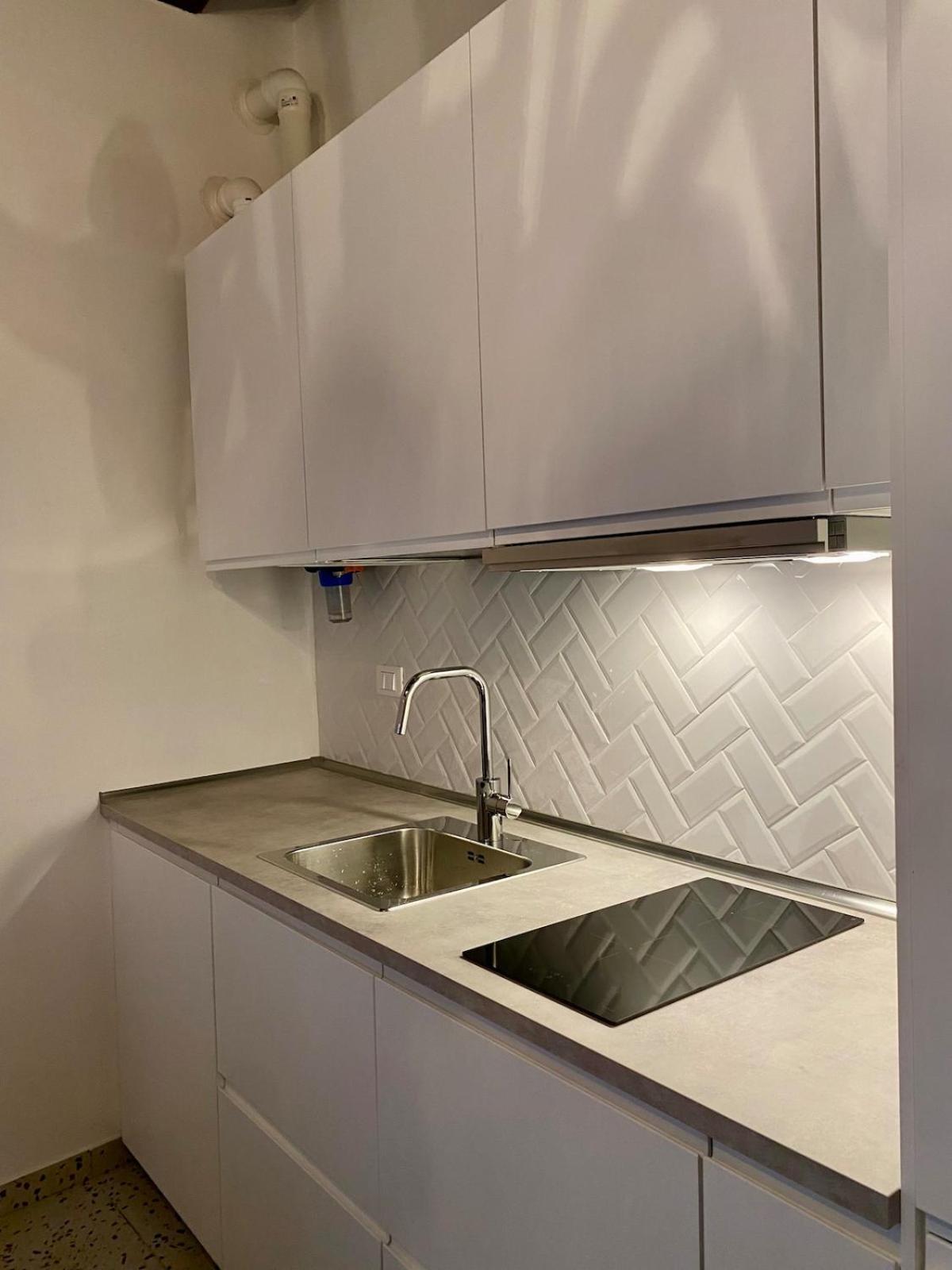 Quiet With Canal View Apartment *