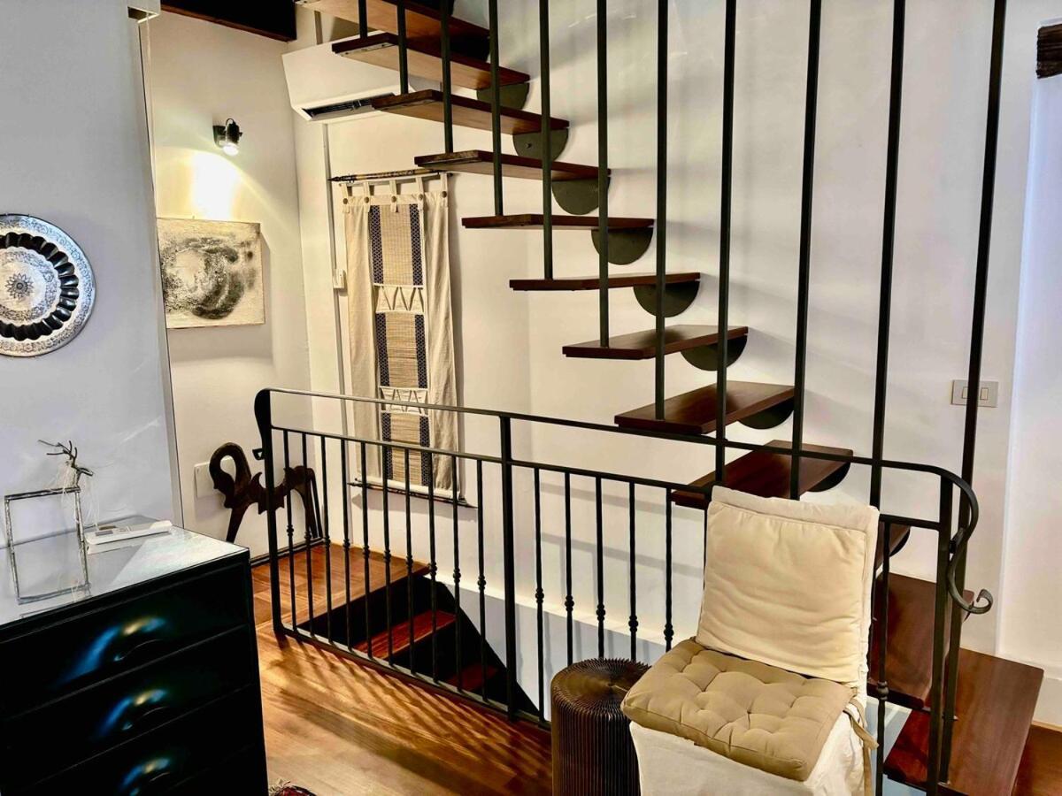 Indipendent House In