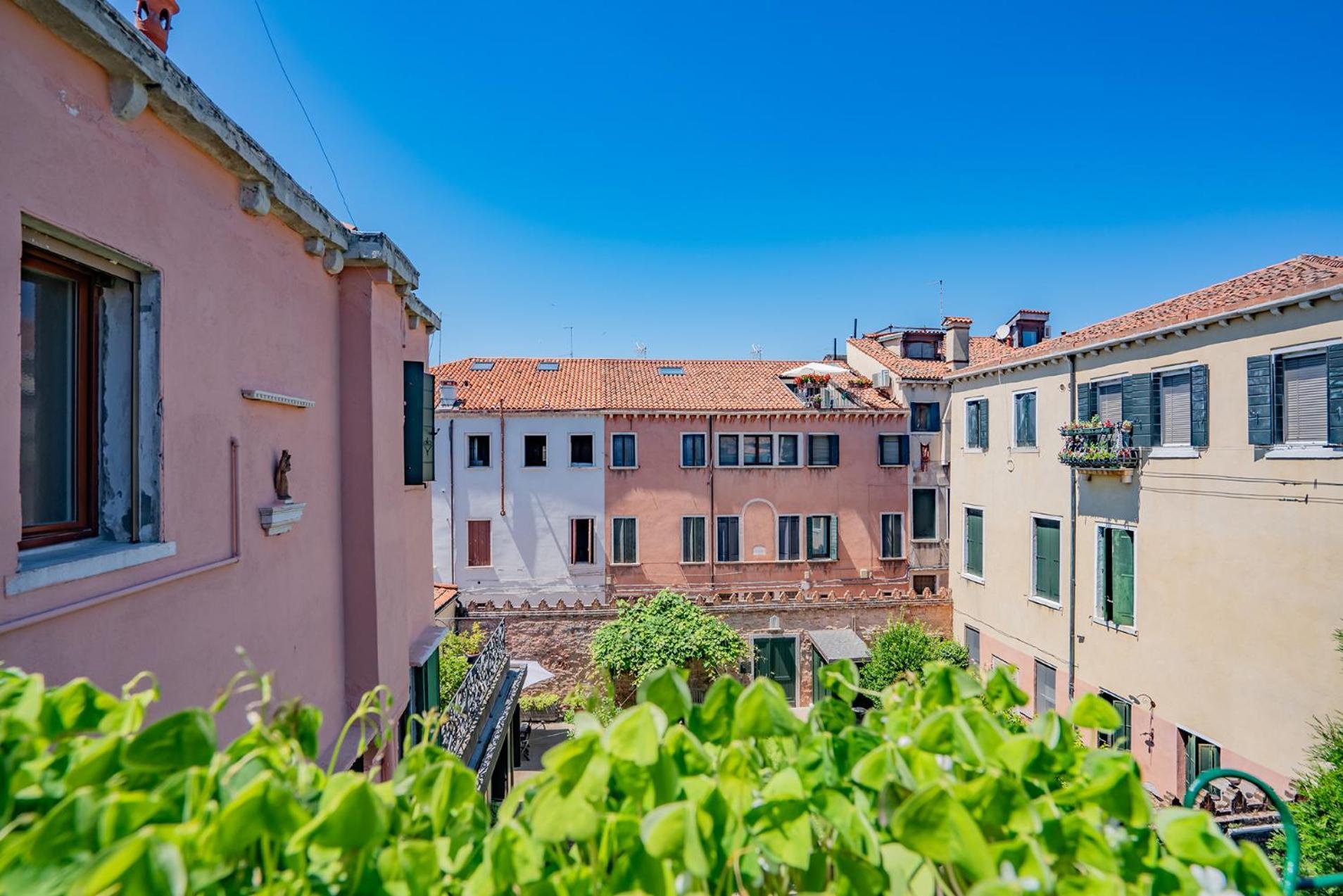 Casa Della Sensa 2 Terrace Apartment Venice
