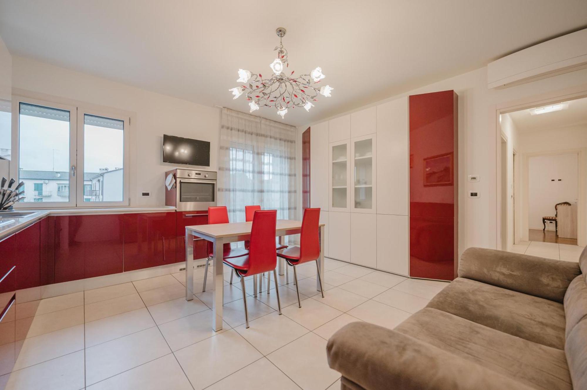Apartment Lucrezia - 10 Min From & Free Parking