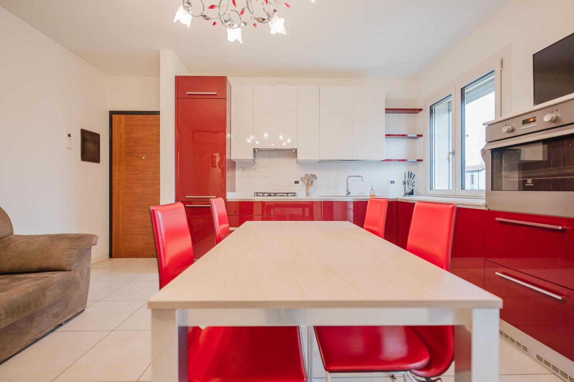 Lucrezia - 10 Min From & Free Parking Apartment *