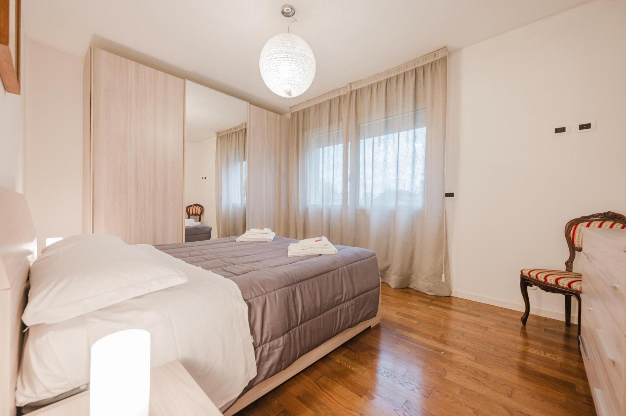 Lucrezia - 10 Min From & Free Parking Apartment Venice
